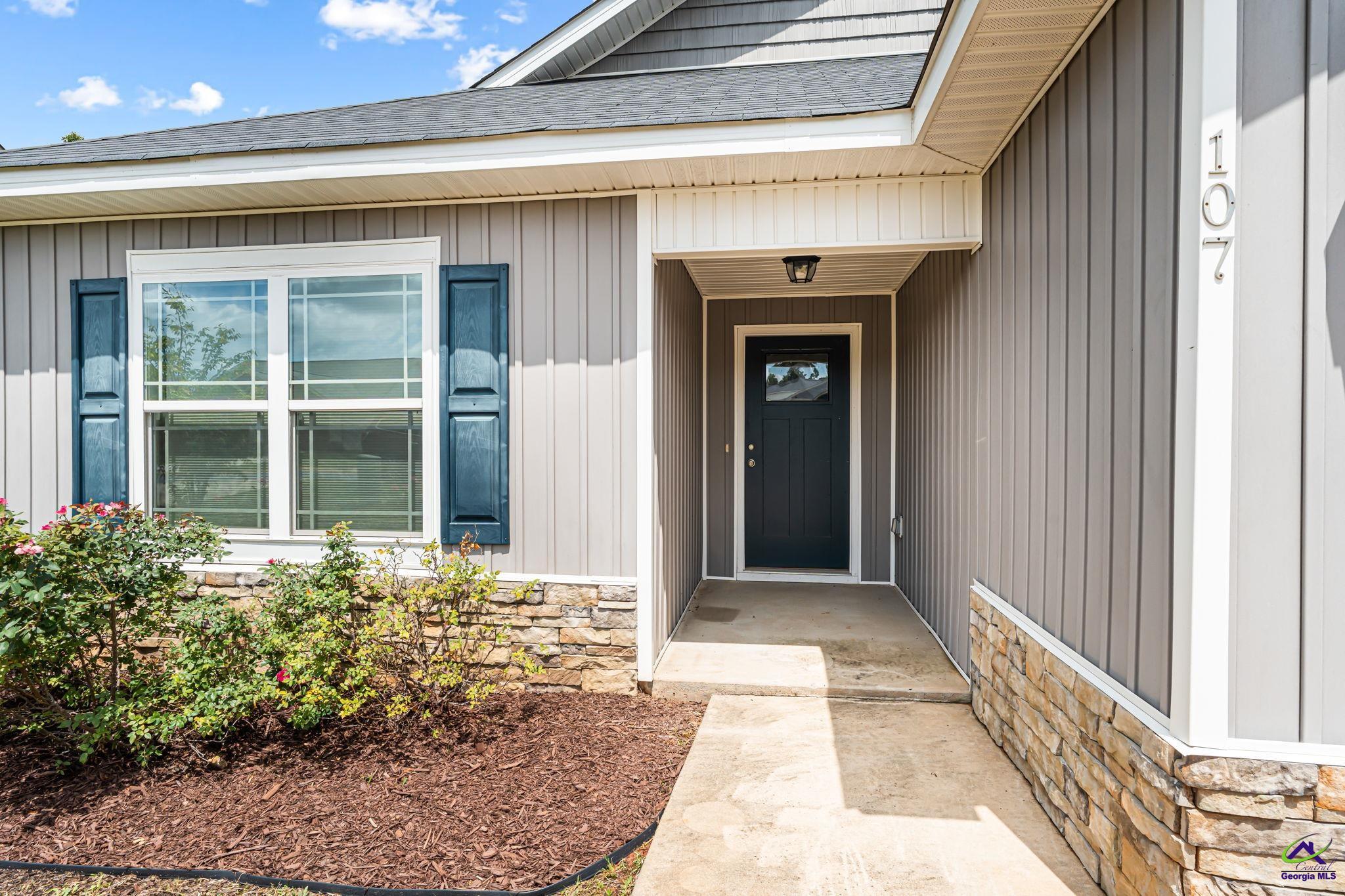 107 Red Tail Circle