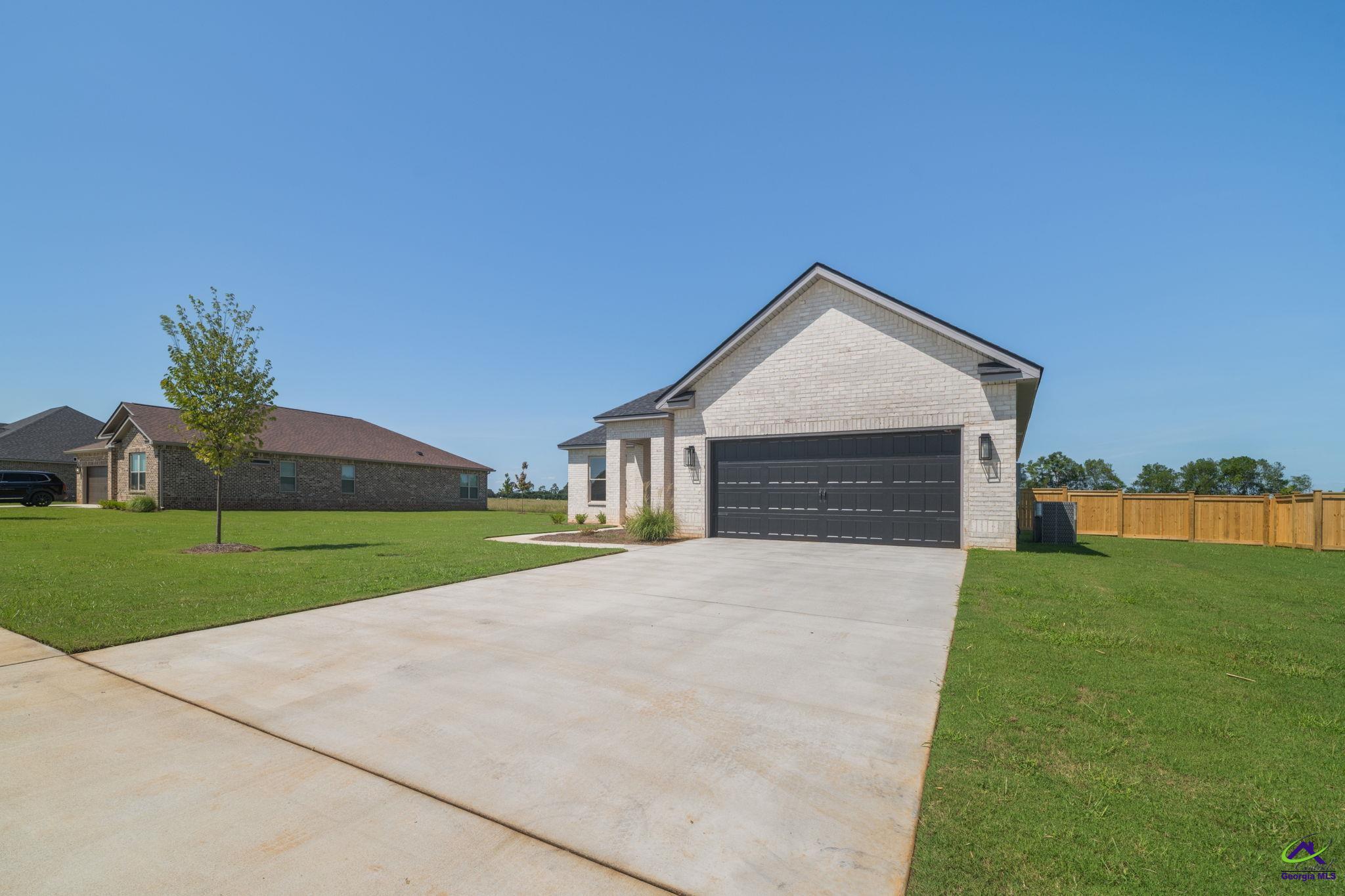 207 Farmland Circle