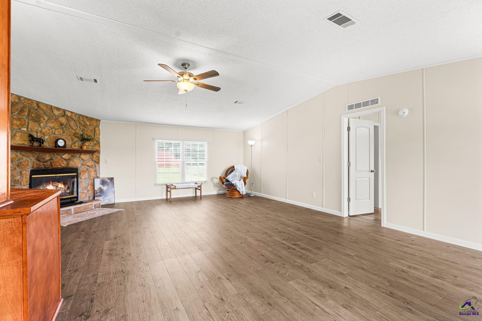 639 Grovania Road