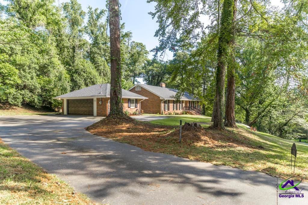 1820 Kirkwood Drive