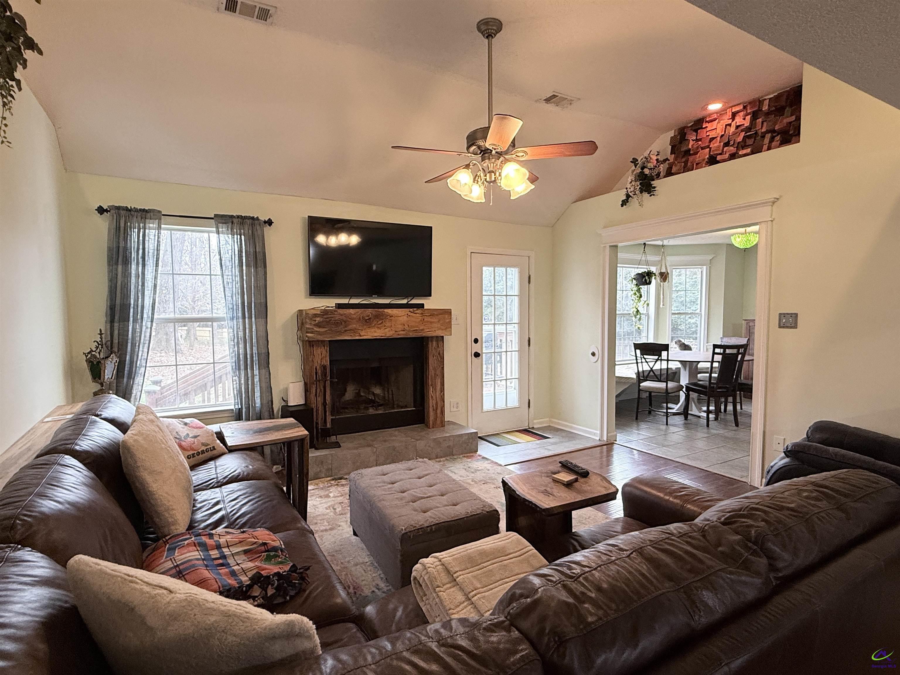 207 Gleneagle Drive