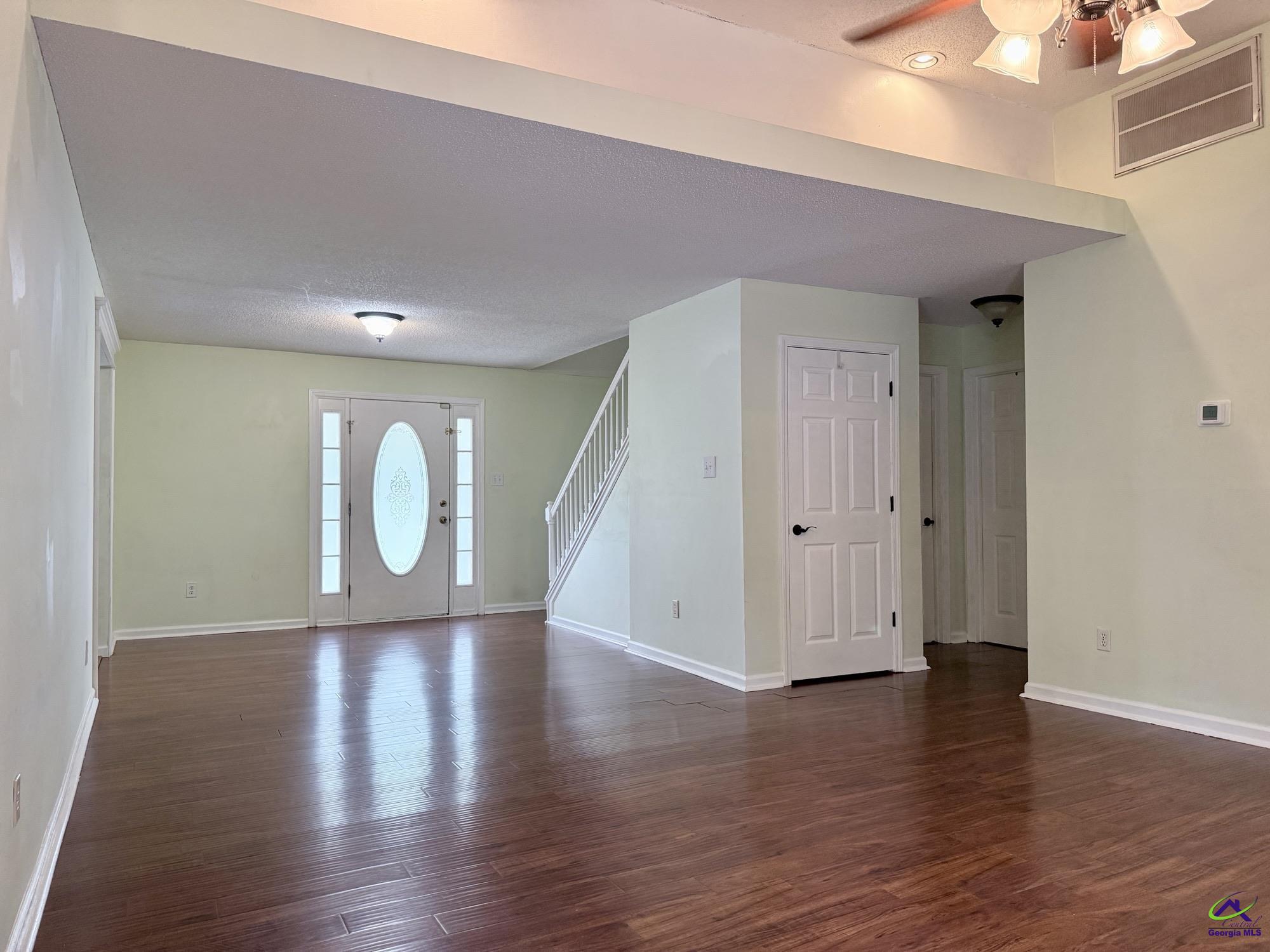 207 Gleneagle Drive