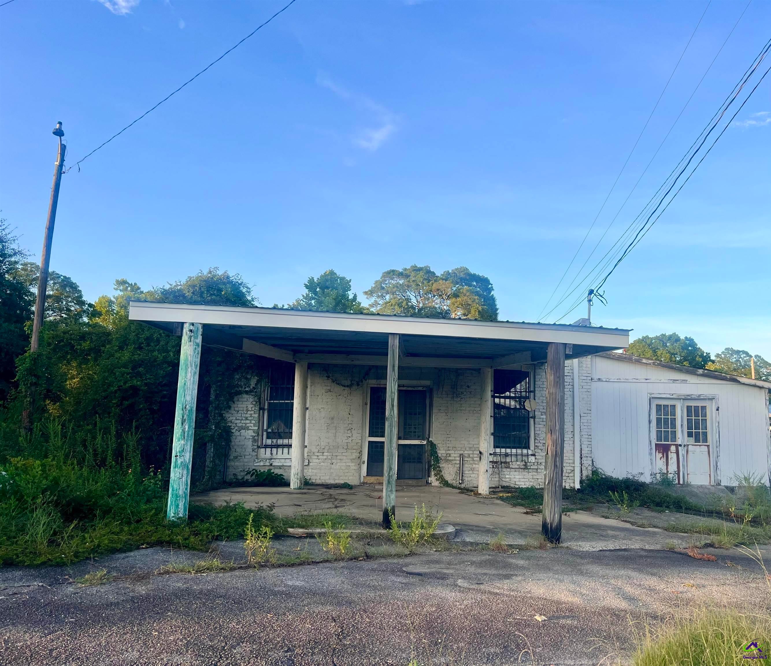 4000 Cochran Highway