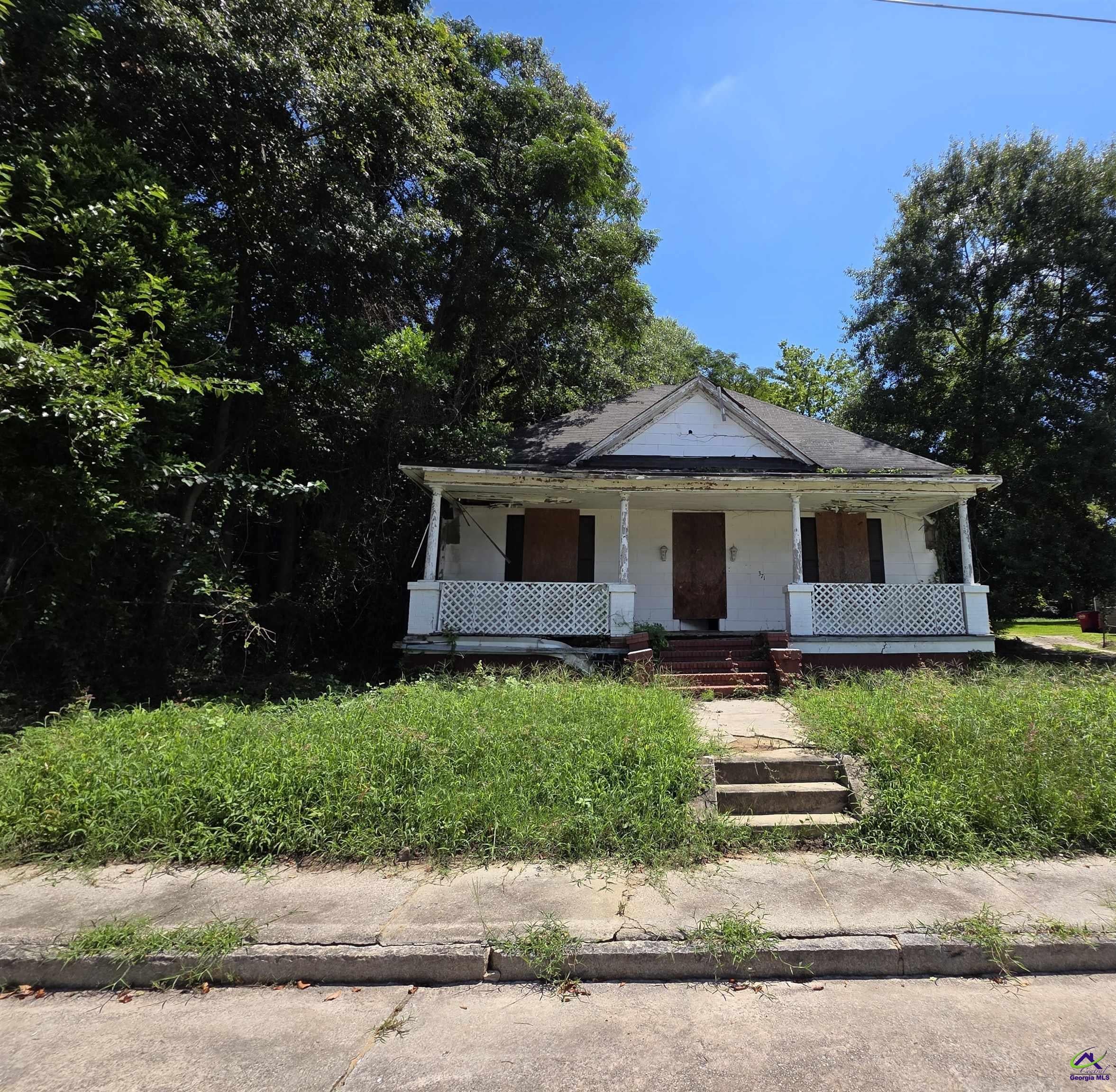 736 Peachtree Avenue