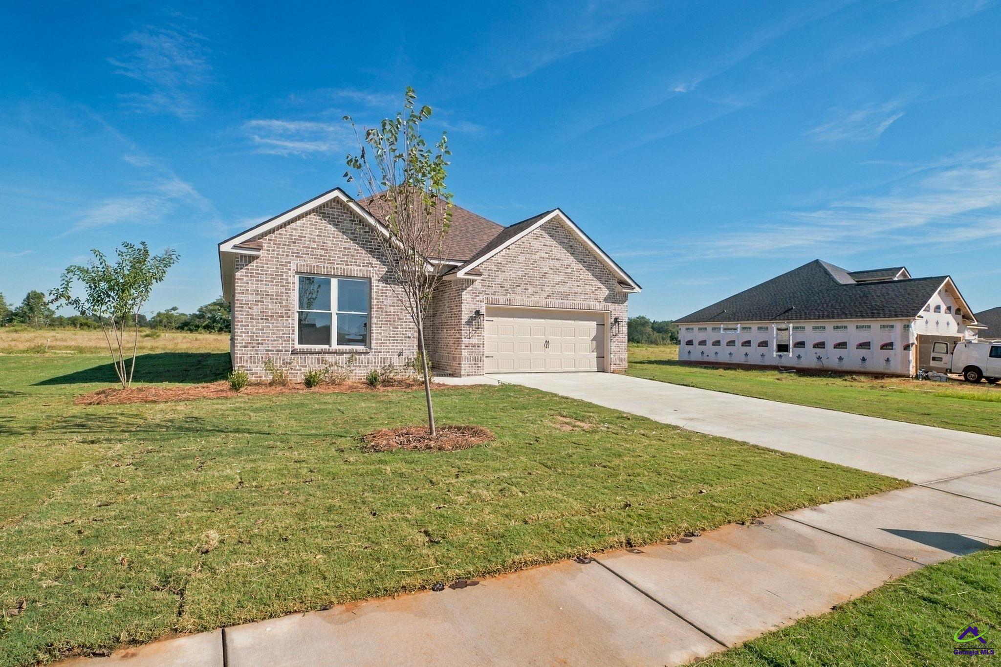 215 Farmland Circle