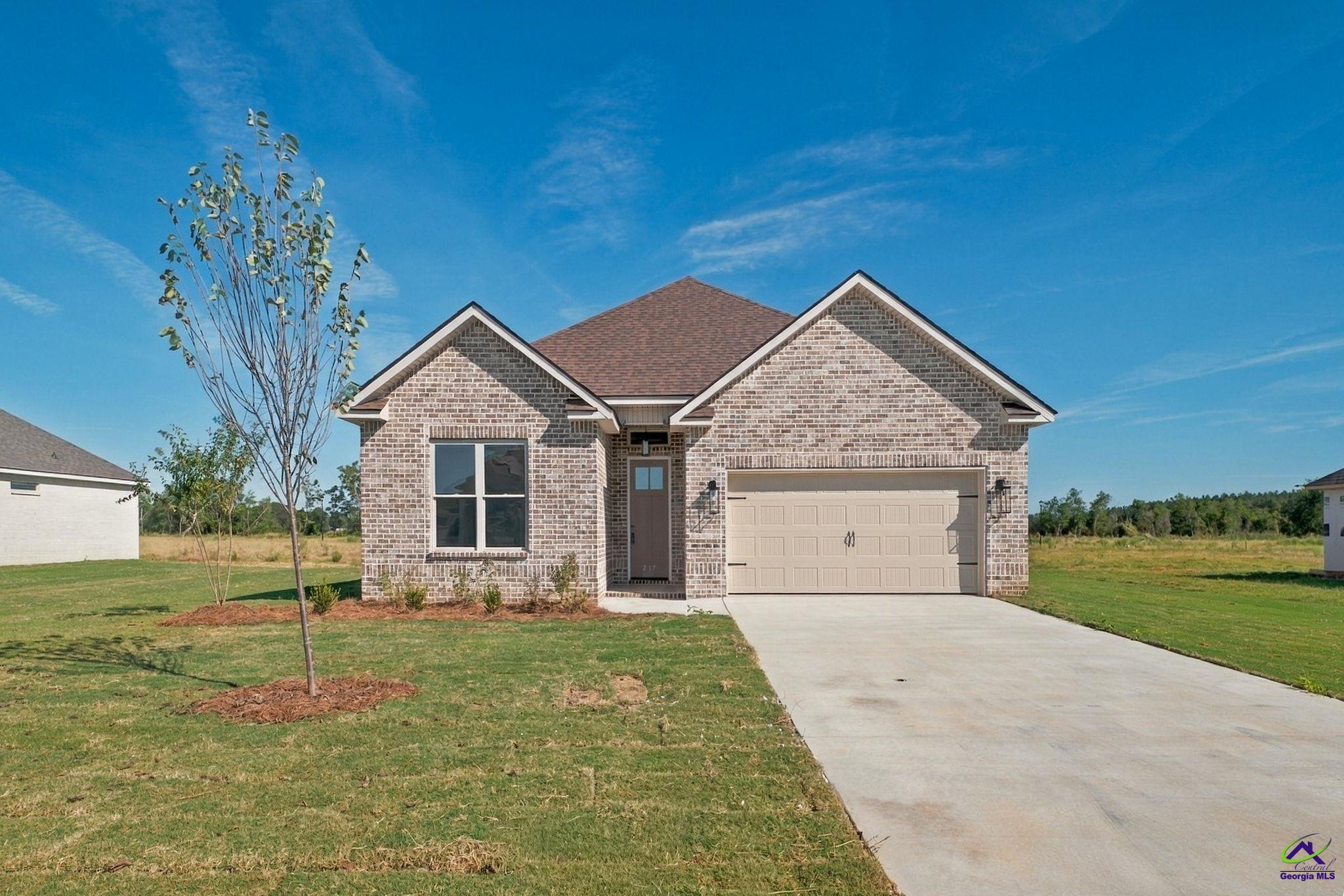 215 Farmland Circle