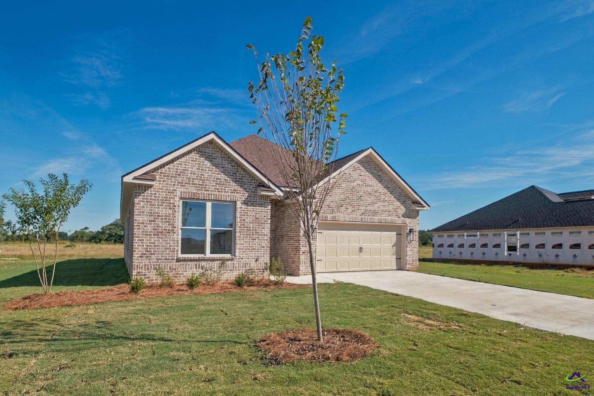 215 Farmland Circle