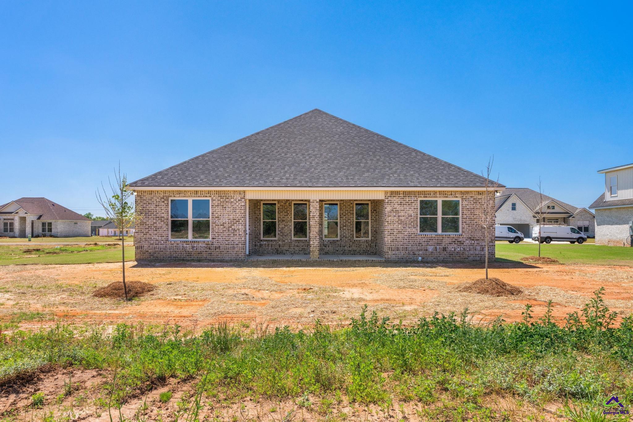 211 Farmland Circle
