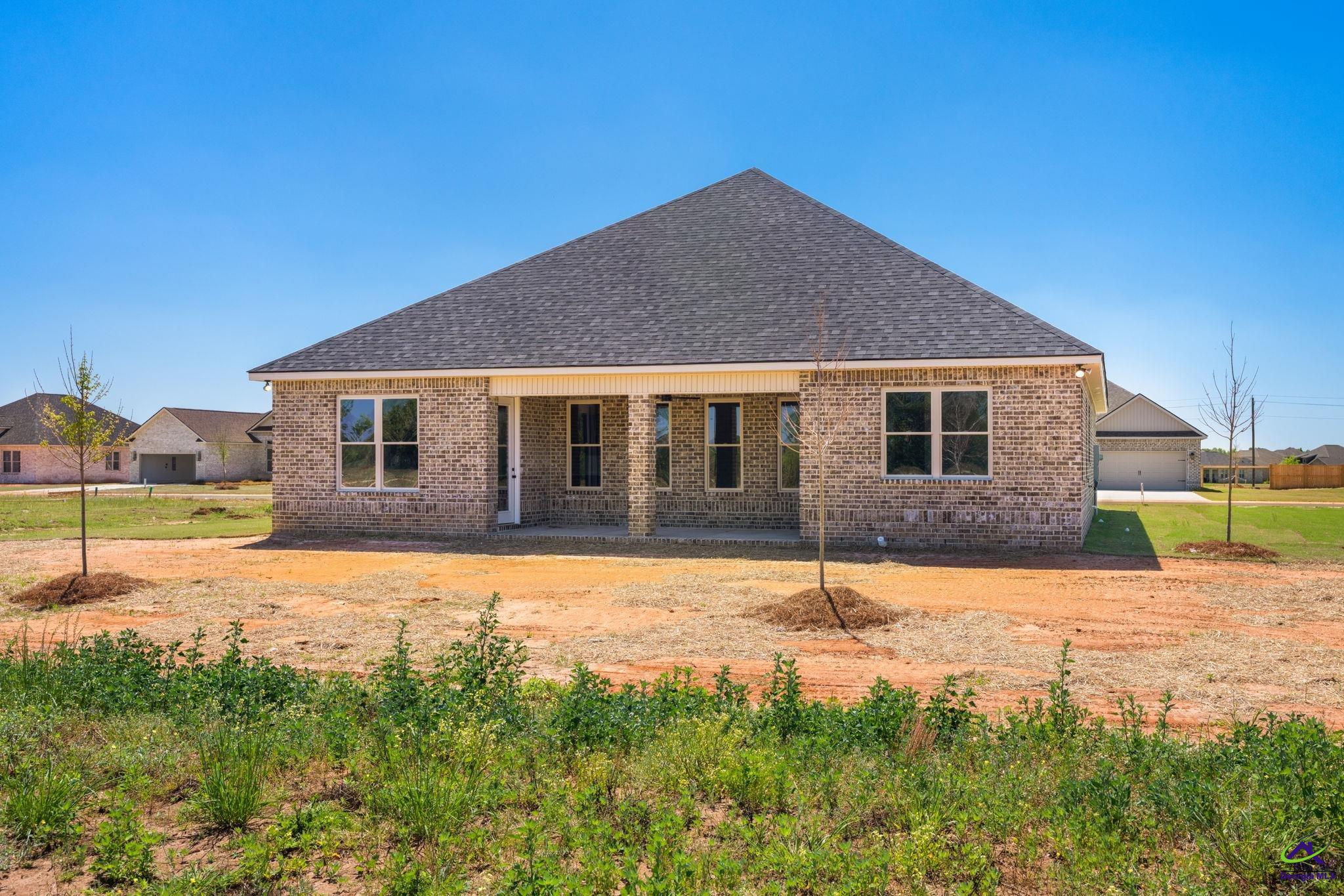 211 Farmland Circle