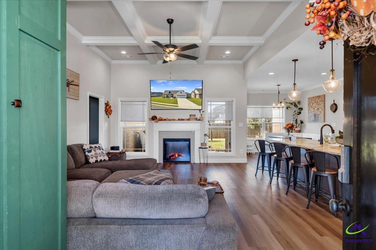 105 Rolling Meadow Way