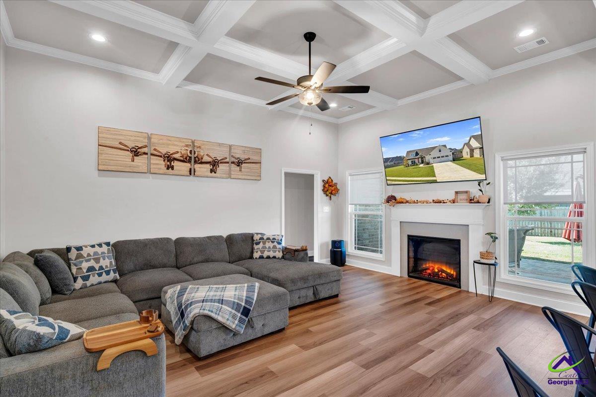 105 Rolling Meadow Way