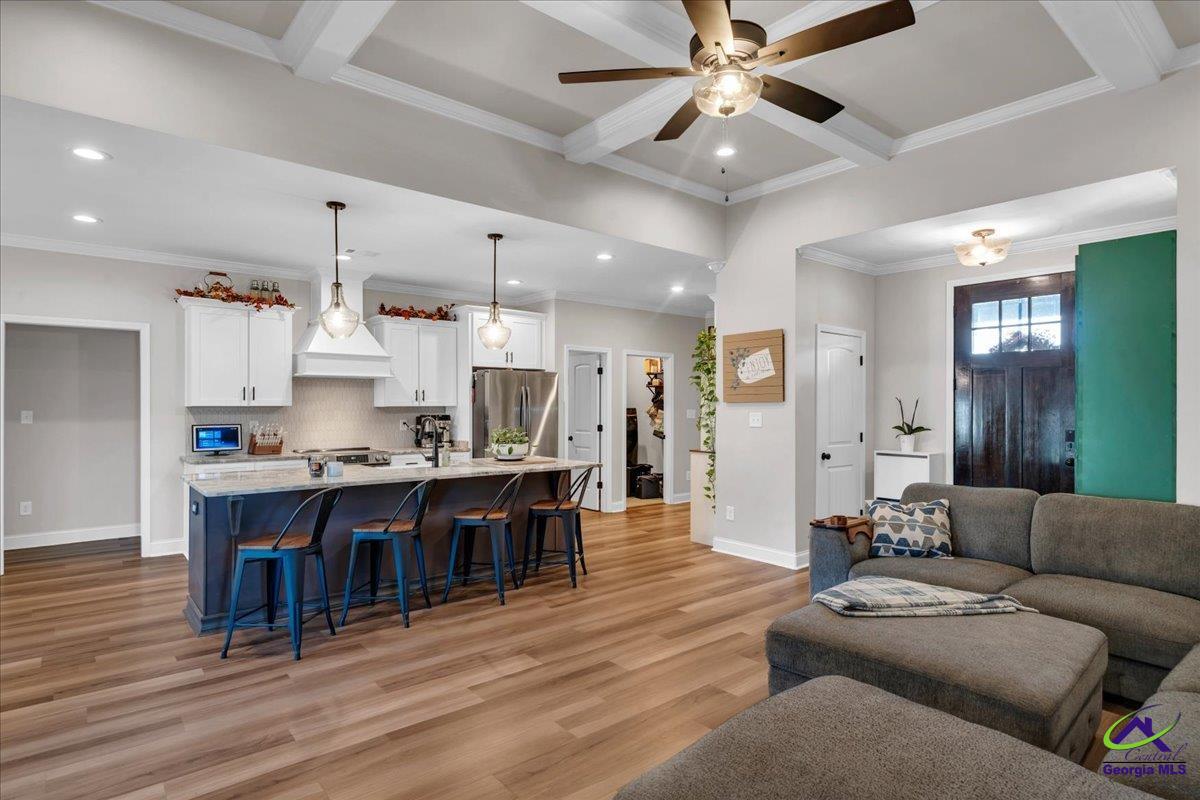 105 Rolling Meadow Way