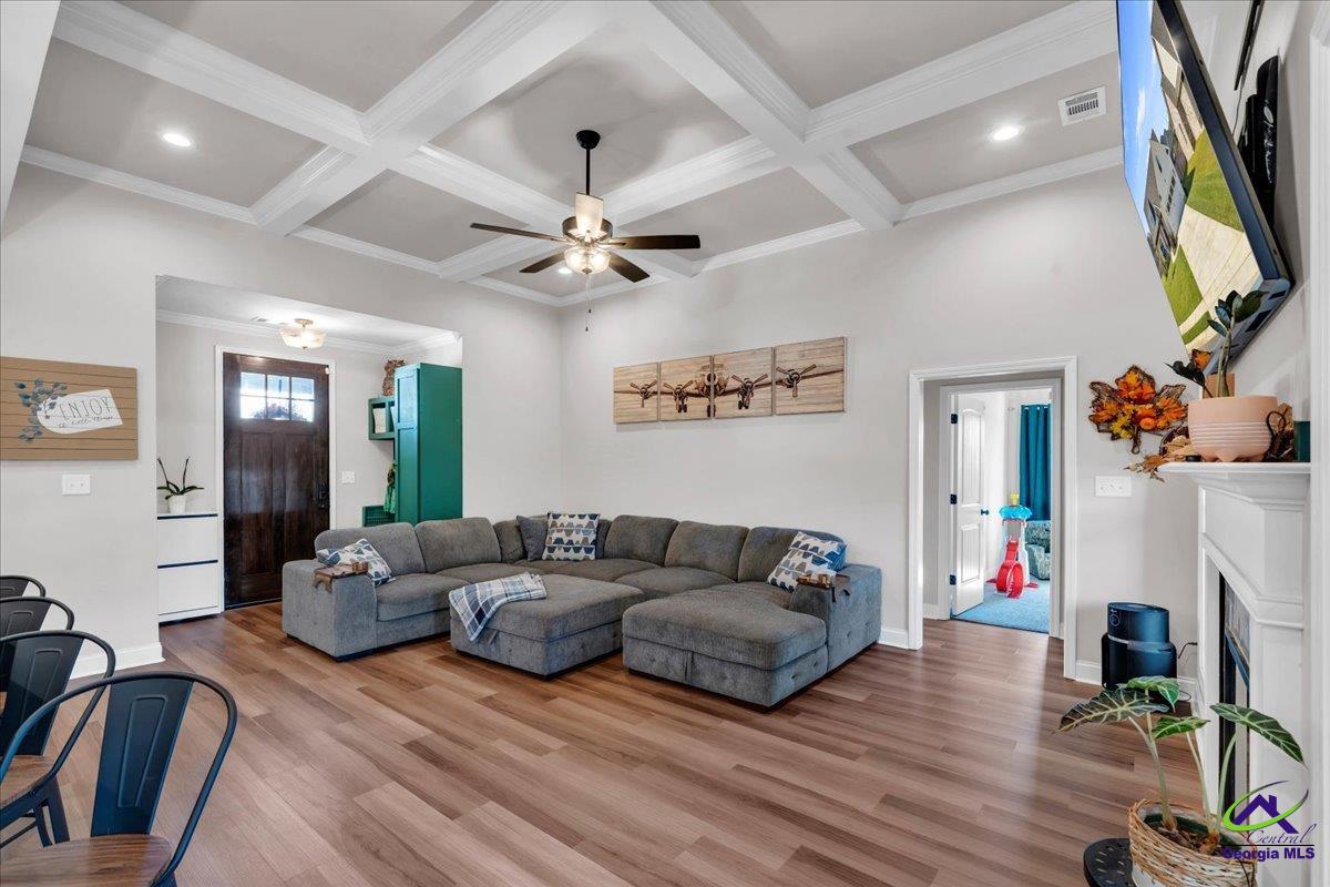 105 Rolling Meadow Way