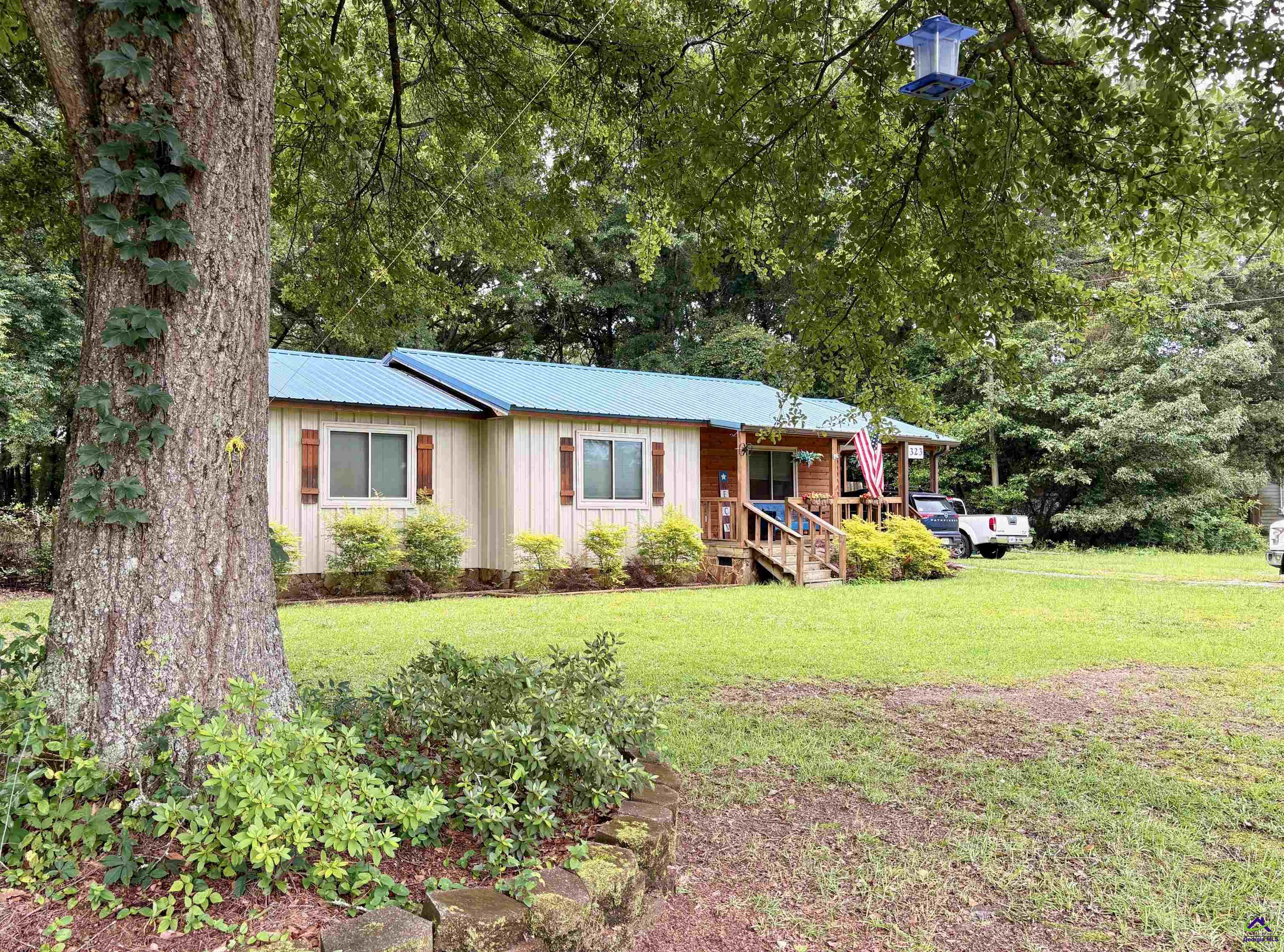 323 Giles Road