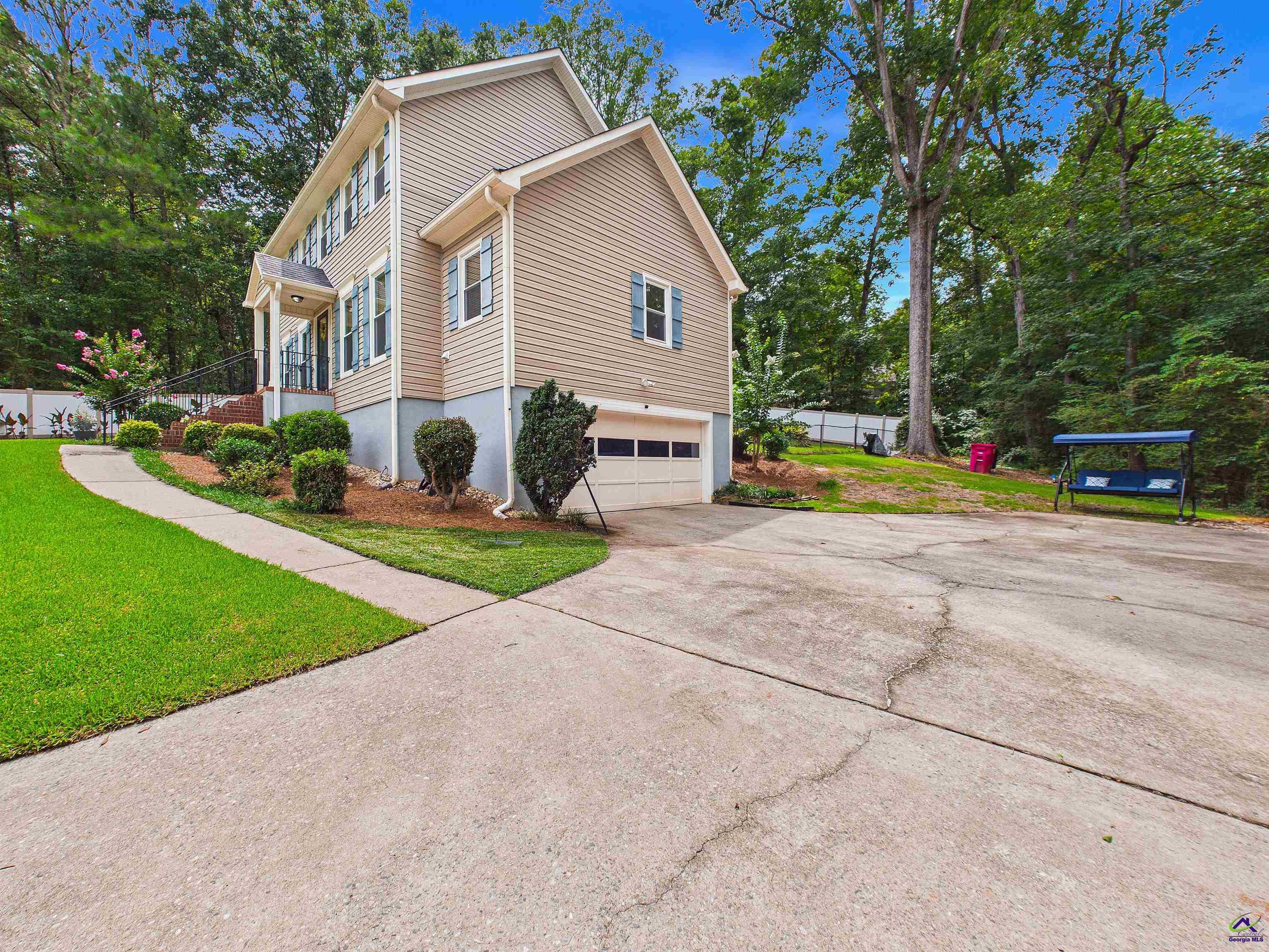 125 Rivoli Oaks Circle