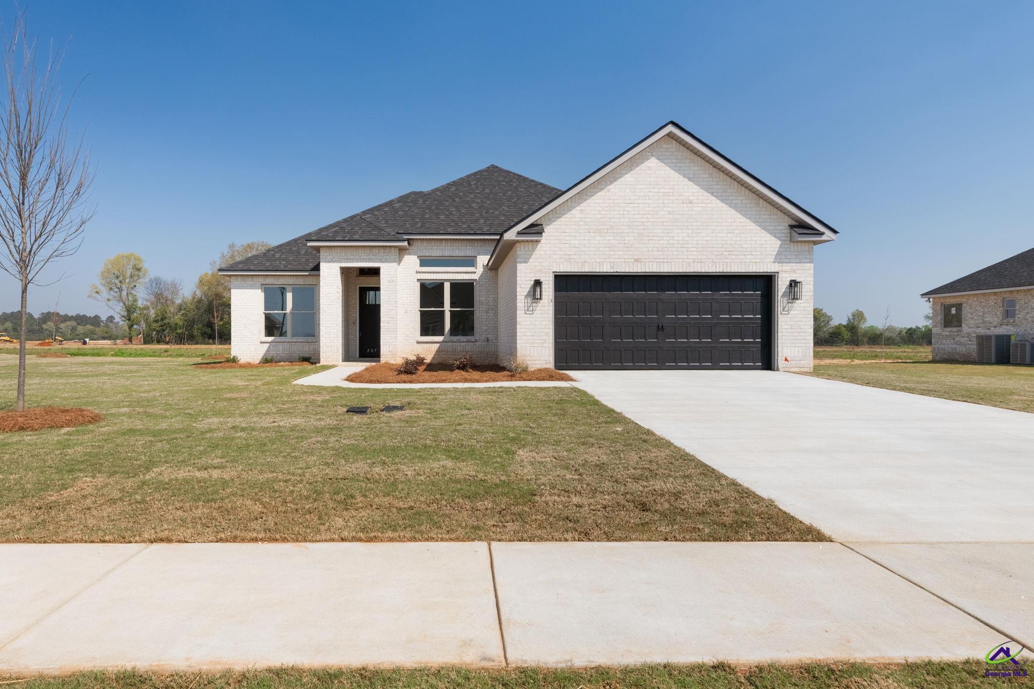 207 Farmland Circle