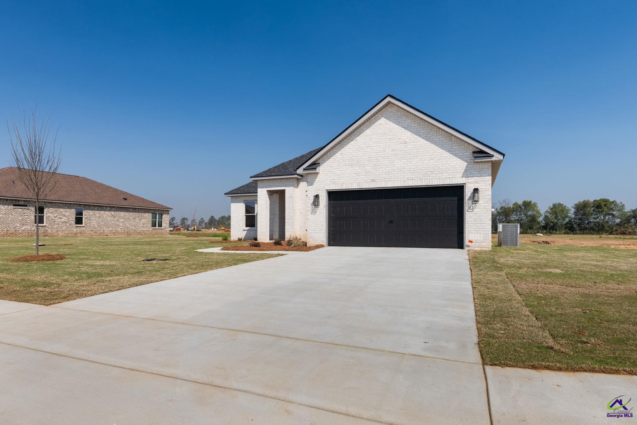 207 Farmland Circle
