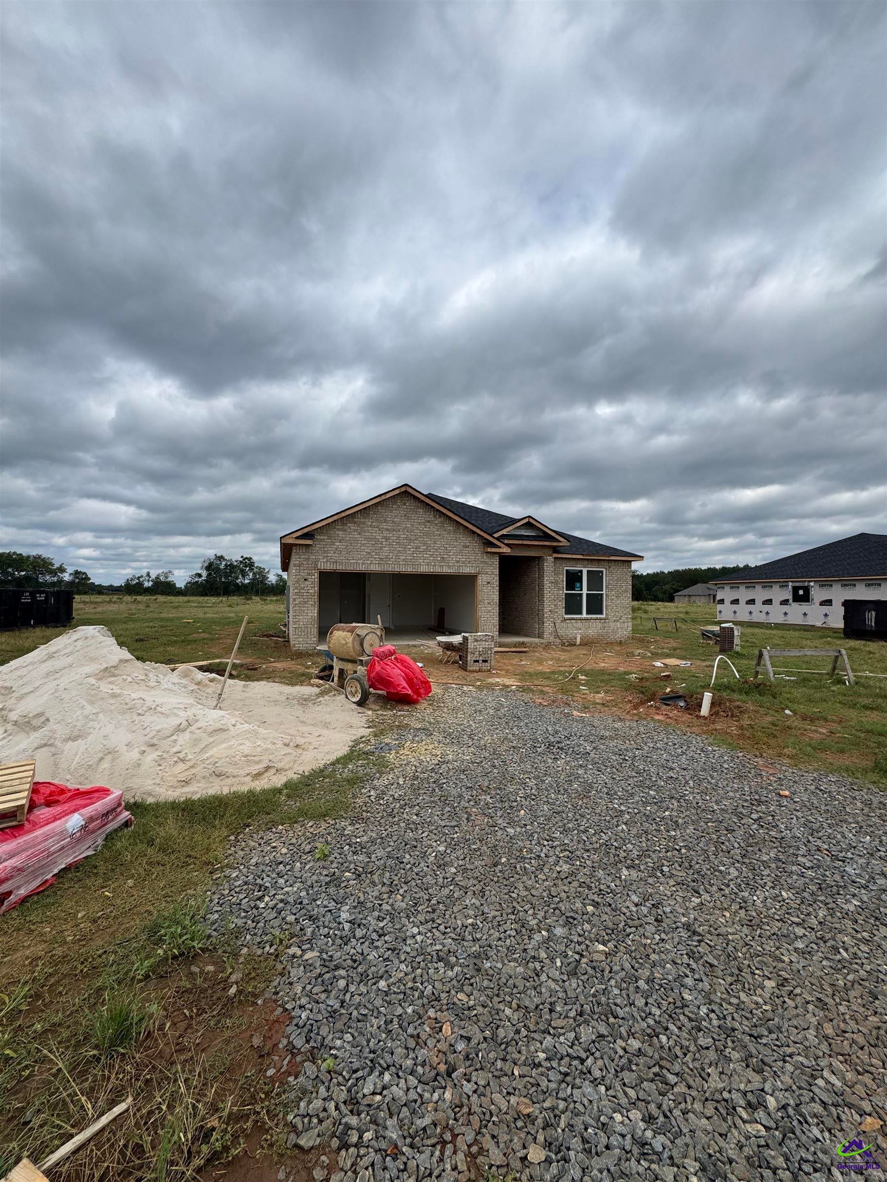 219 Farmland Circle
