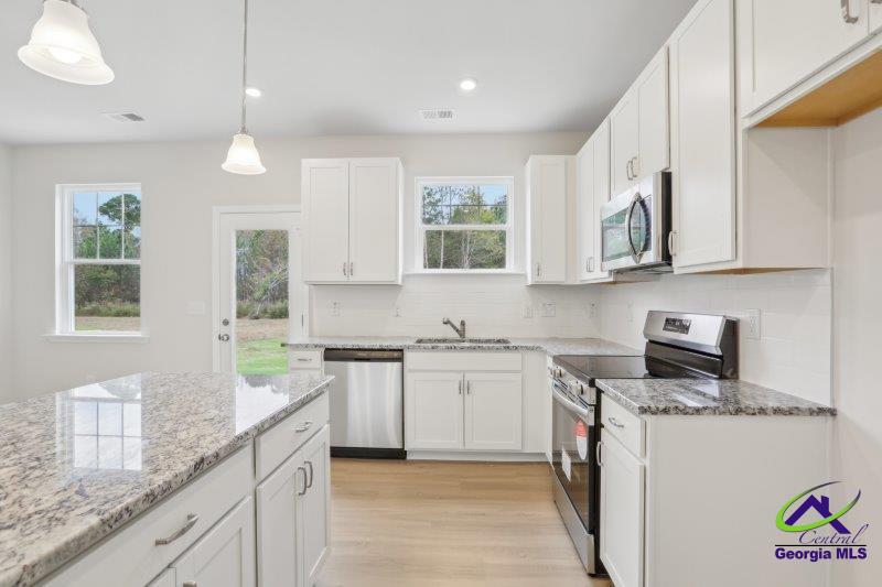 228 Shantz Way