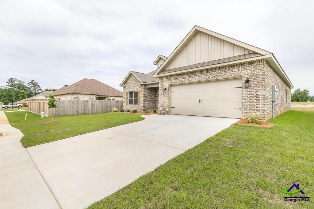 302 Willowbrook Lane
