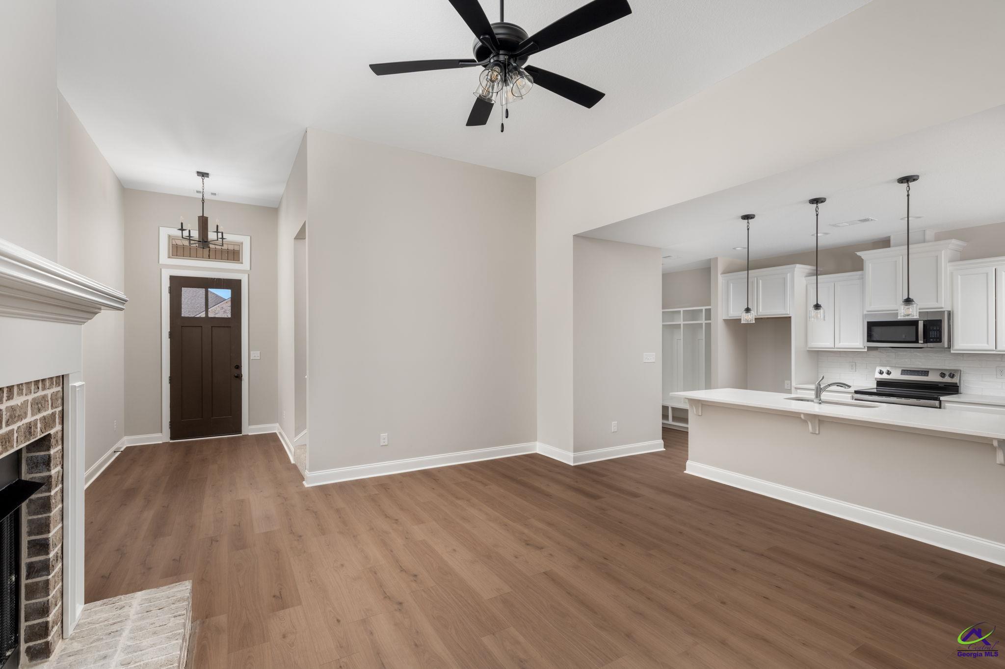 208 Farmland Circle