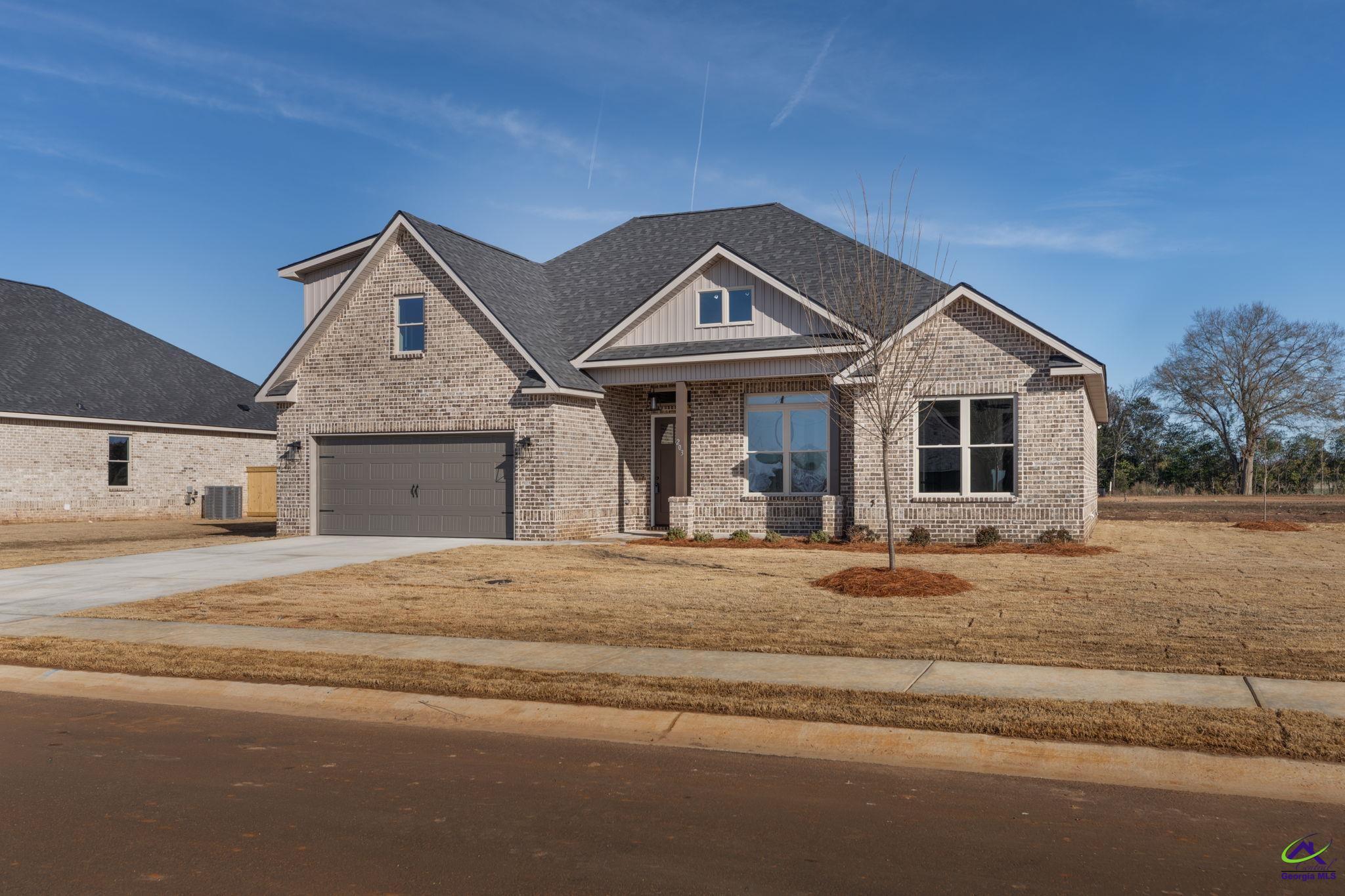 208 Farmland Circle