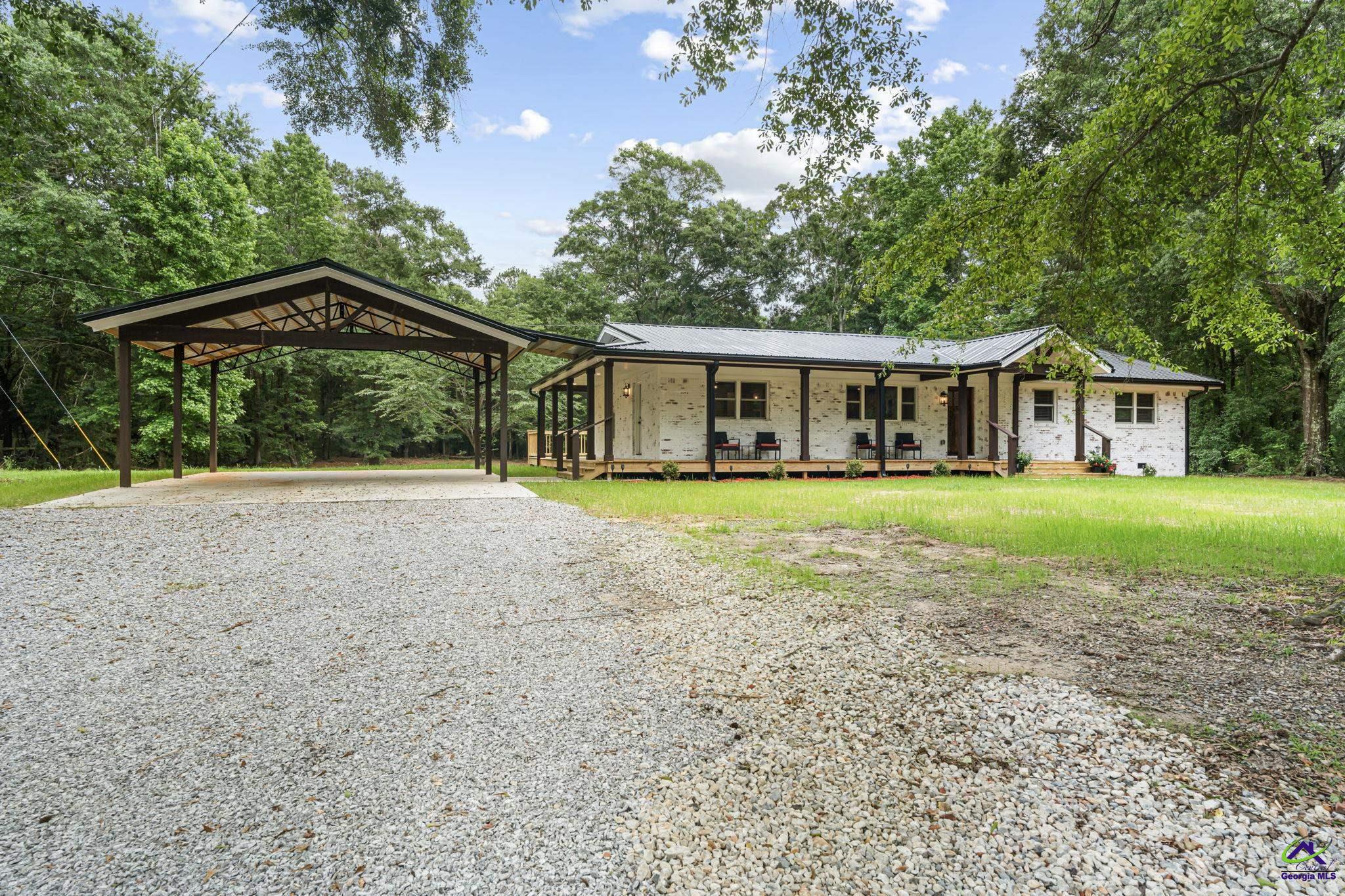 1132 S Highway 341