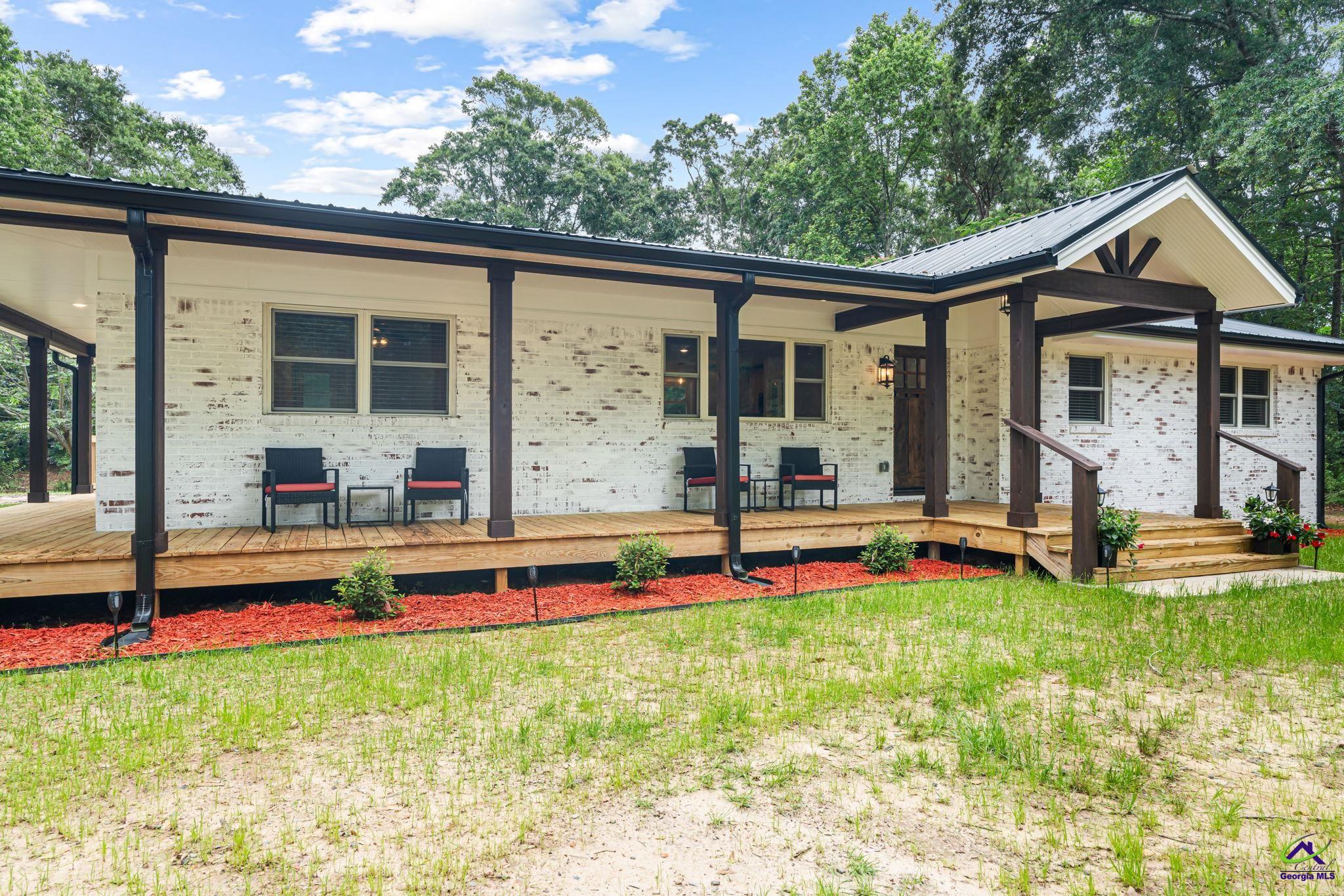 1132 S Highway 341