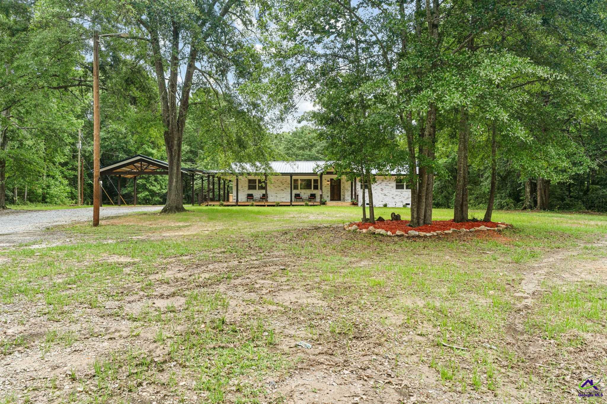 1132 S Highway 341