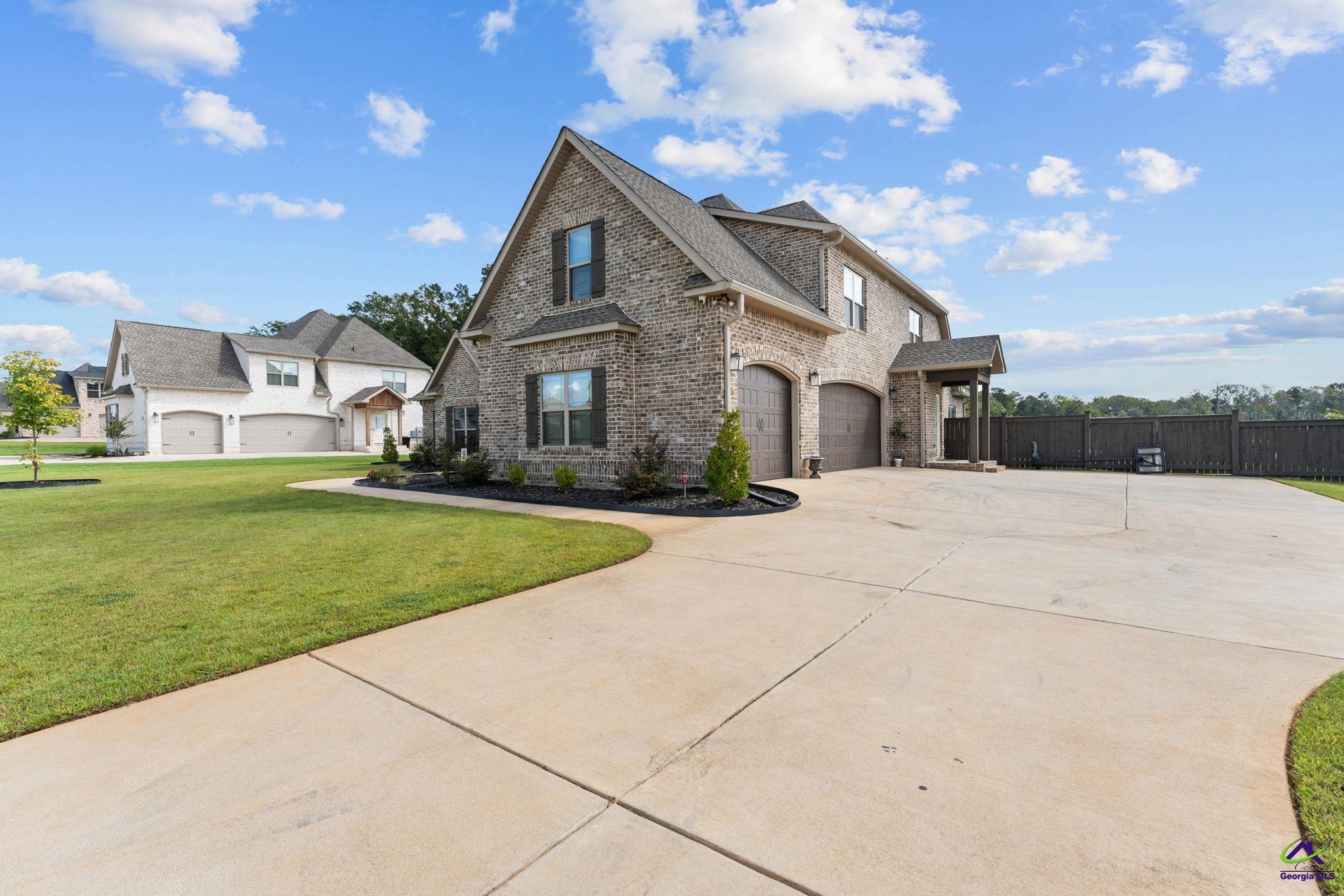 223 Bristleleaf Path