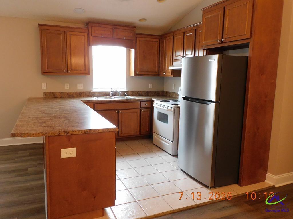 502 Club Villa Court #3