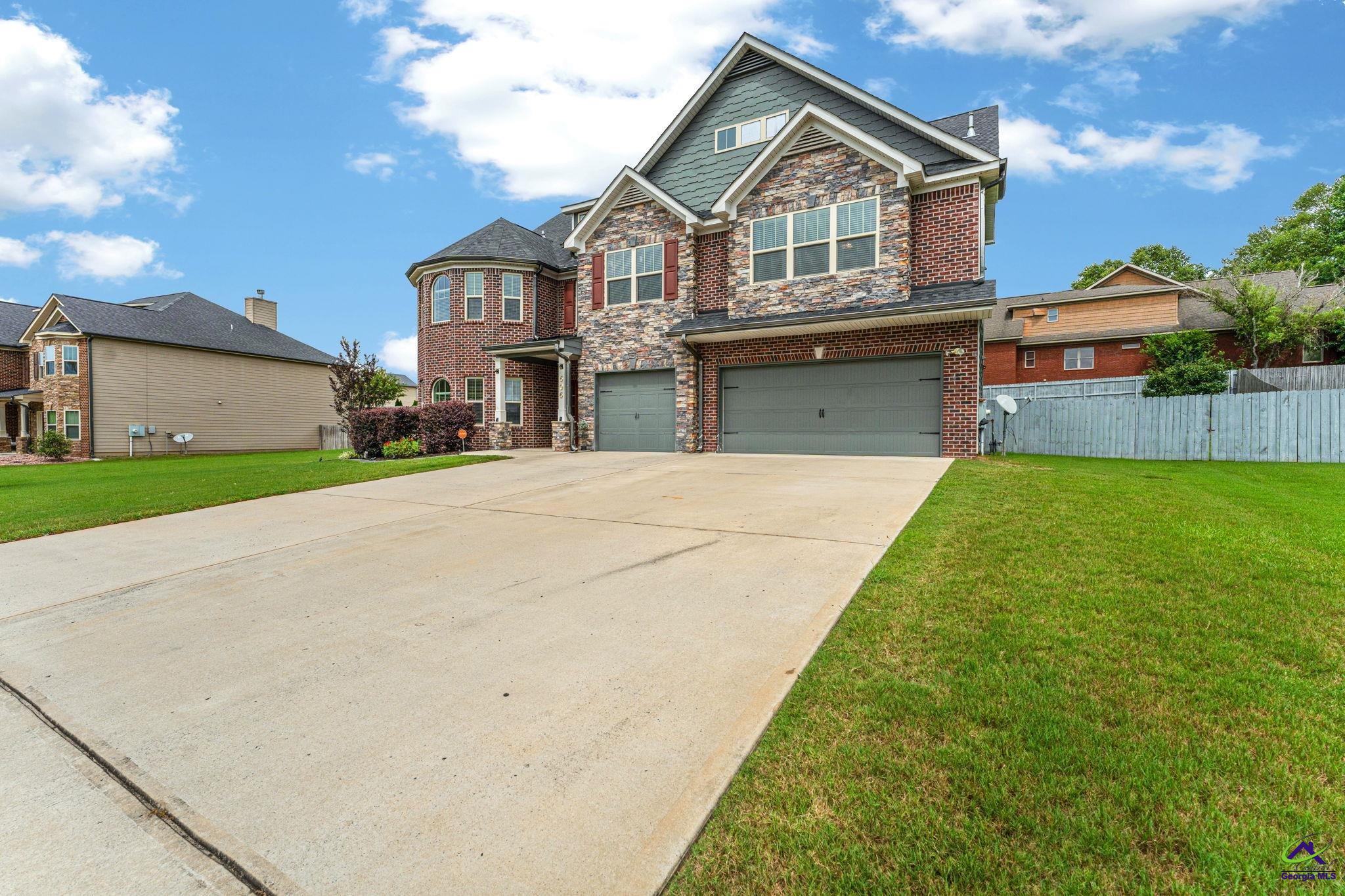 606 Shoshone Circle