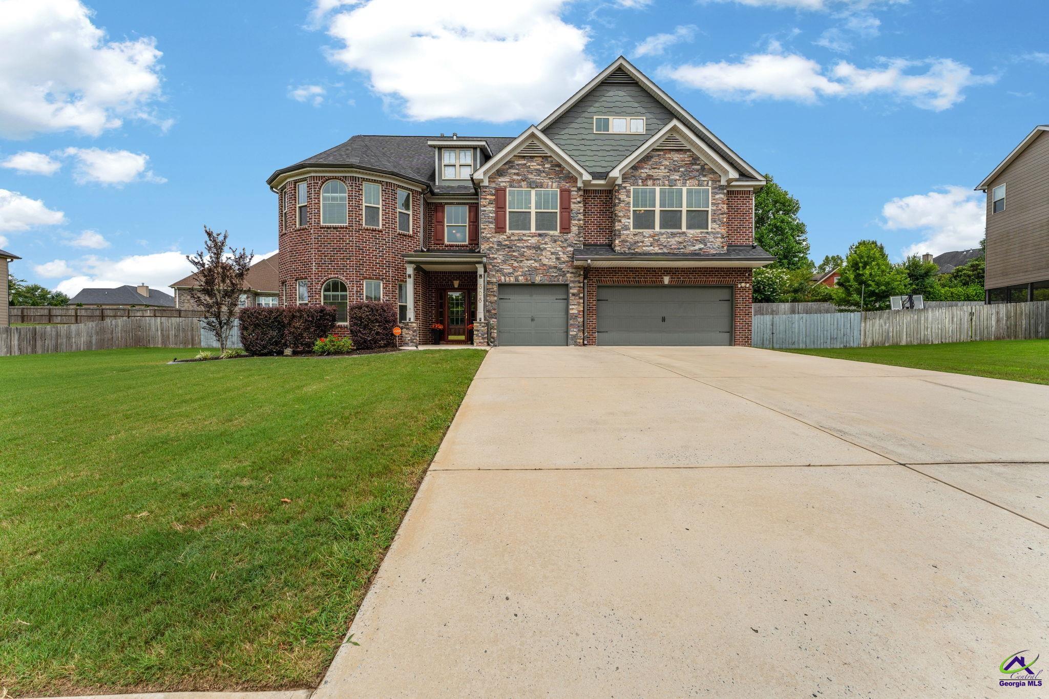 606 Shoshone Circle