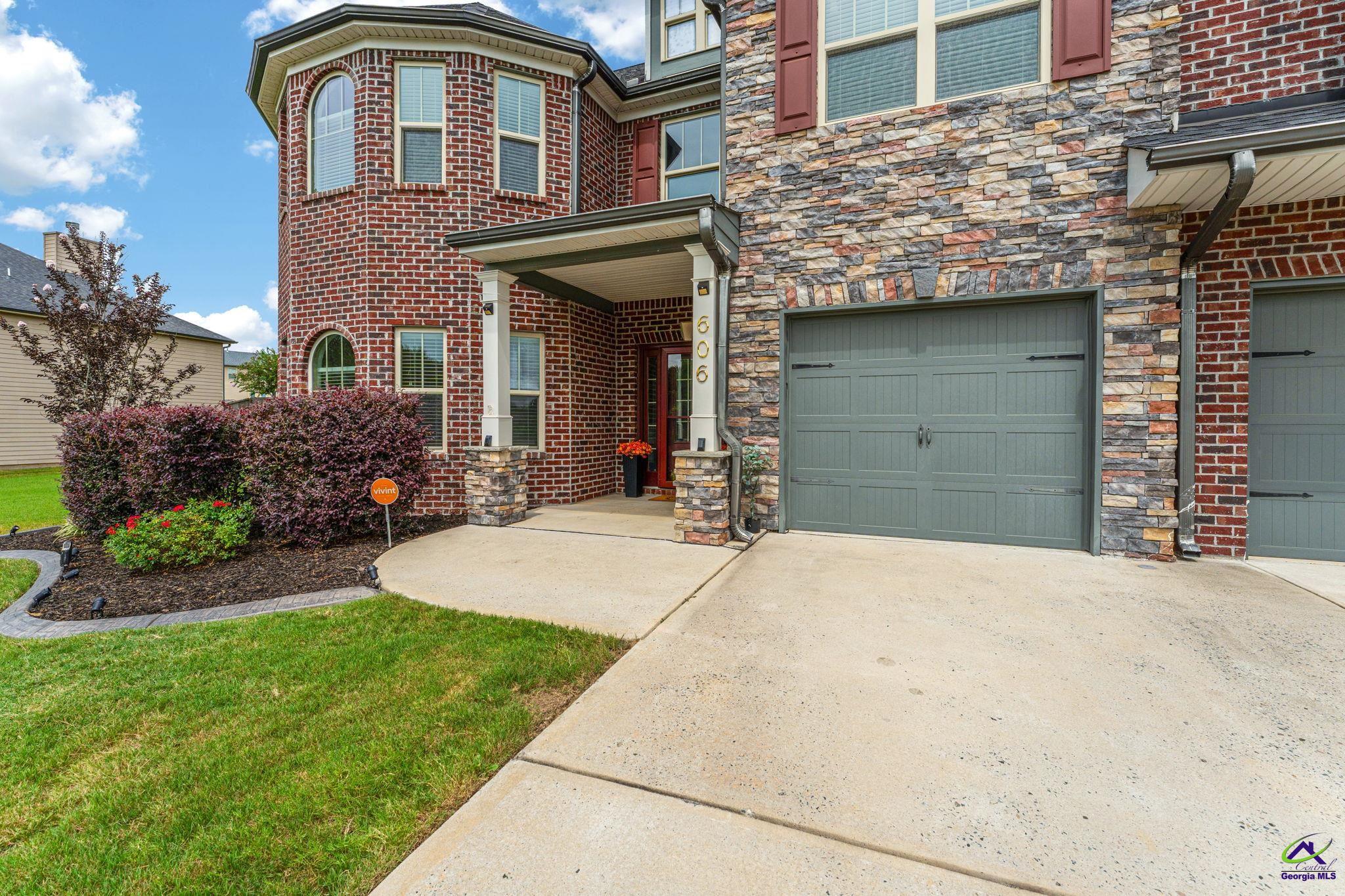 606 Shoshone Circle