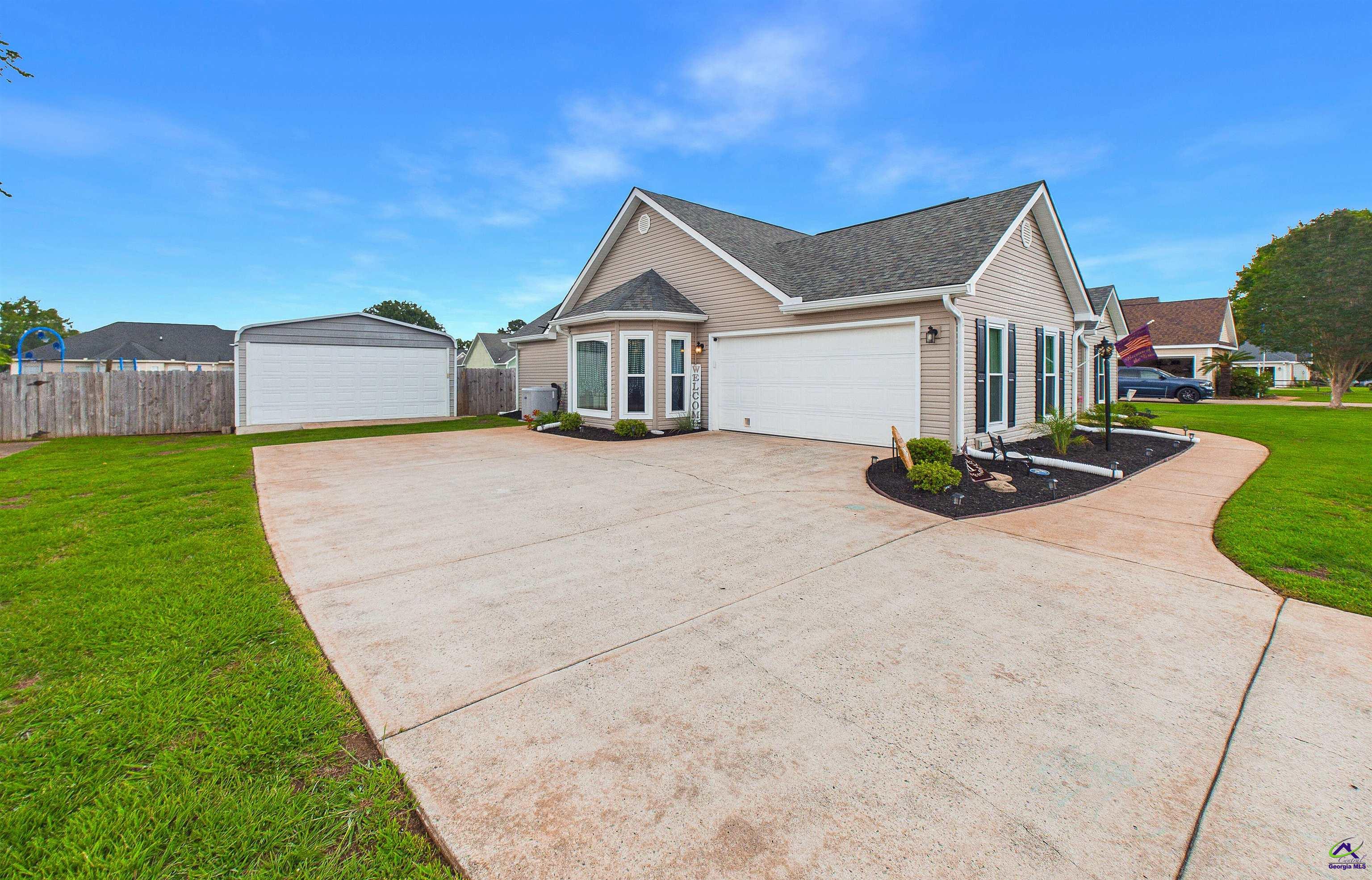 114 Ivey Ct