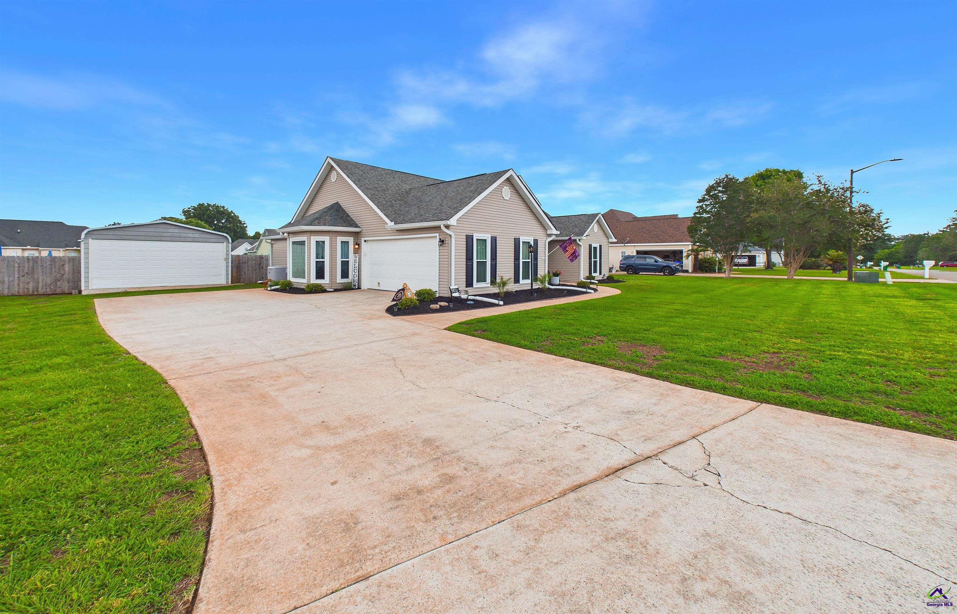 114 Ivey Ct