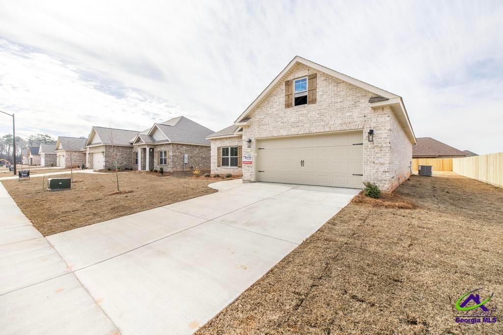 523 Bristleleaf Path