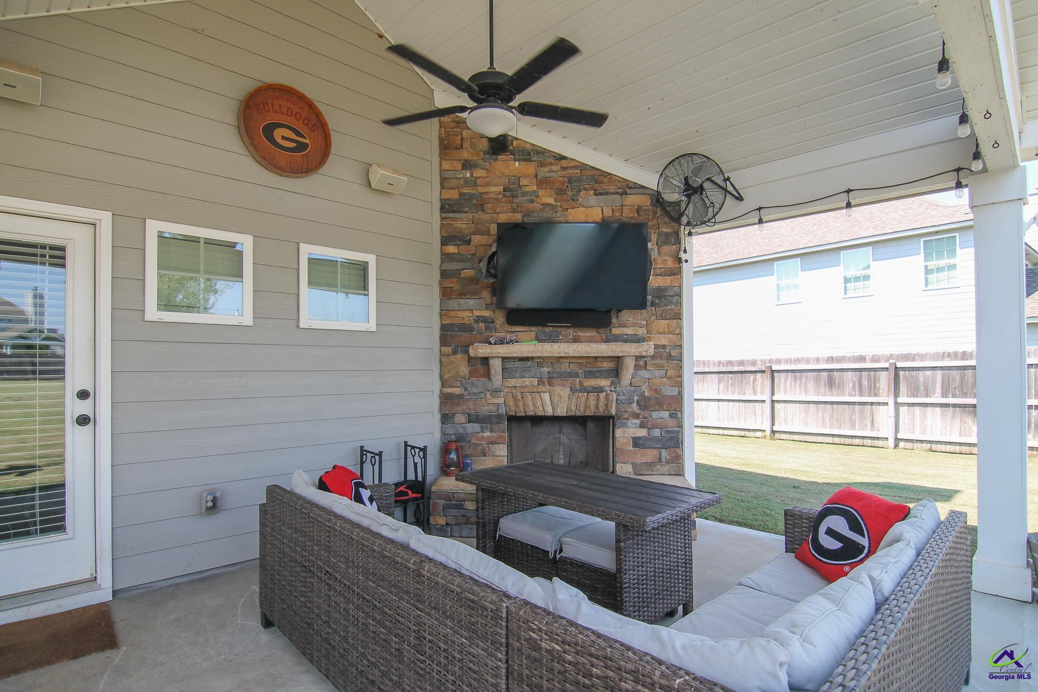 208 Pearl Moss Lane