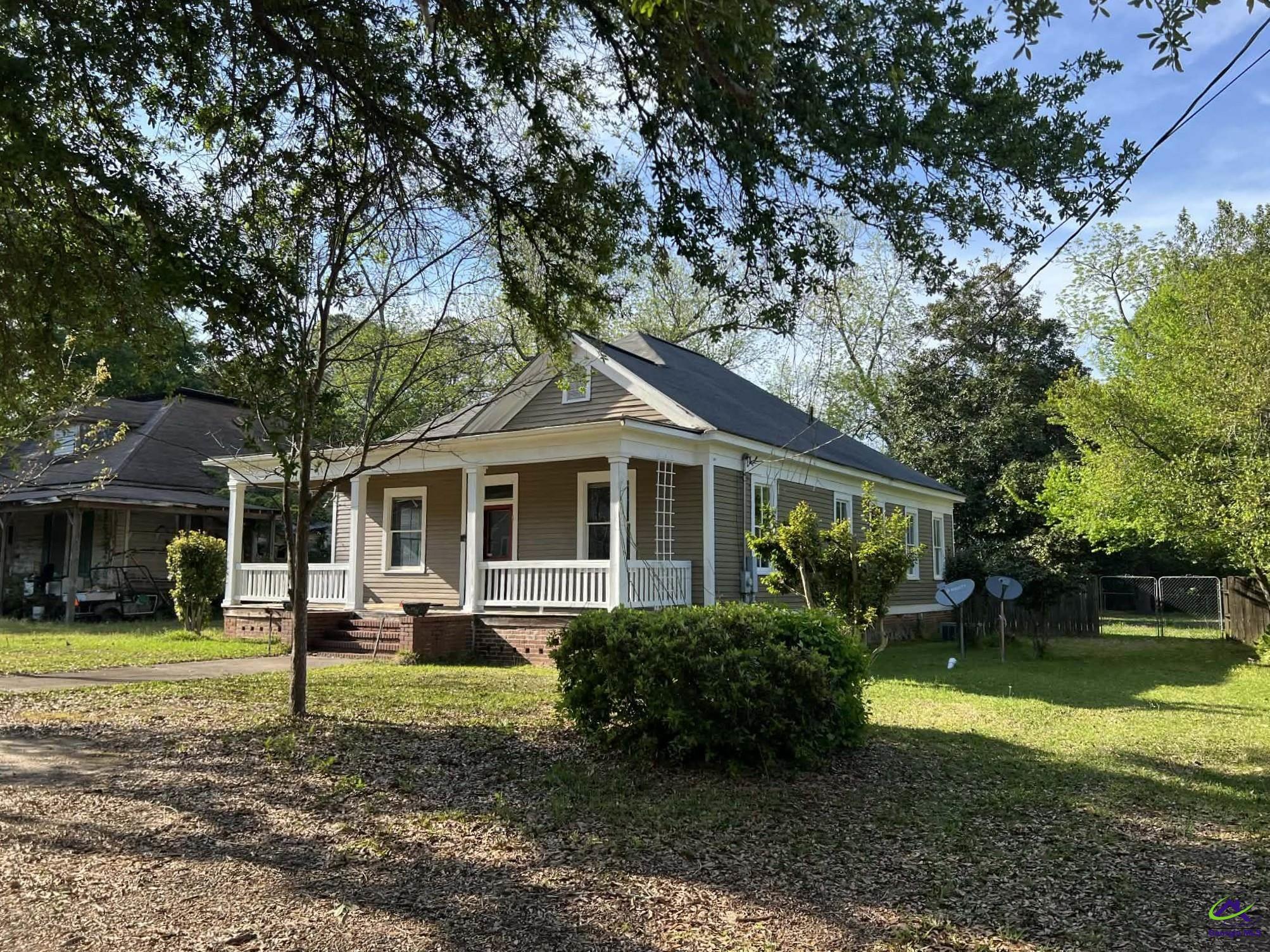 302 Persons Street