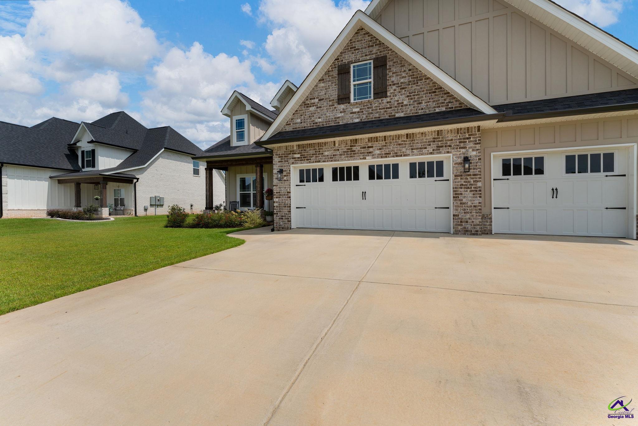 213 Old Hollow Way