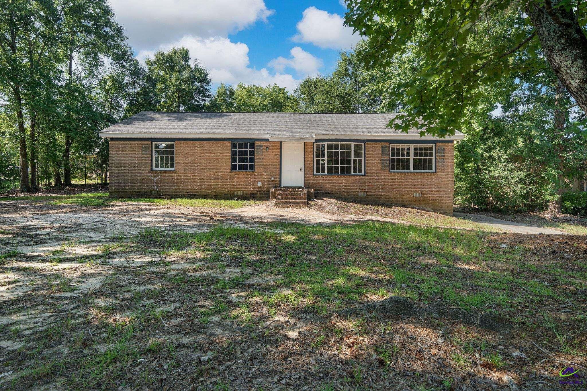 4216 W Oak Drive