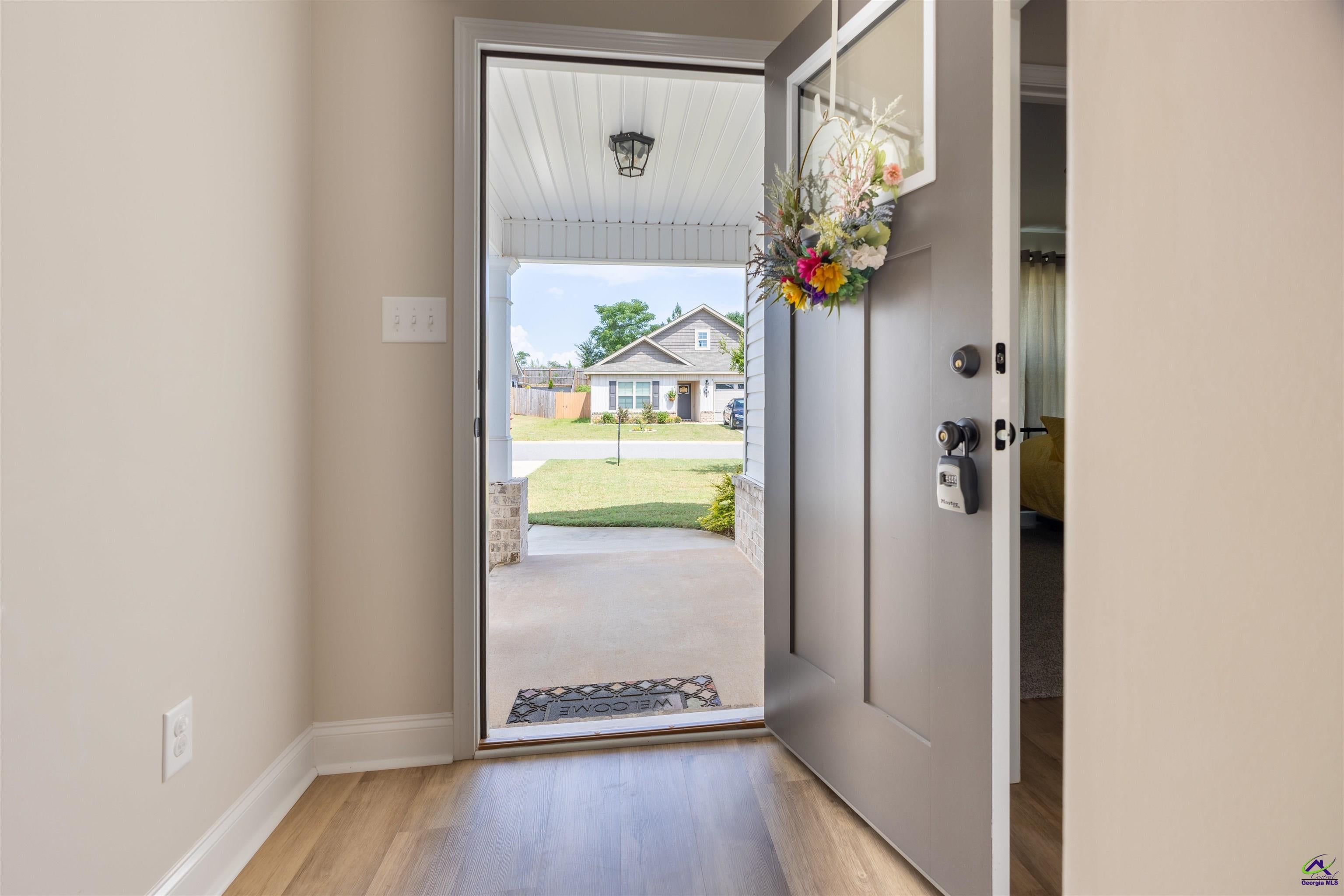 198 Red Tail Circle