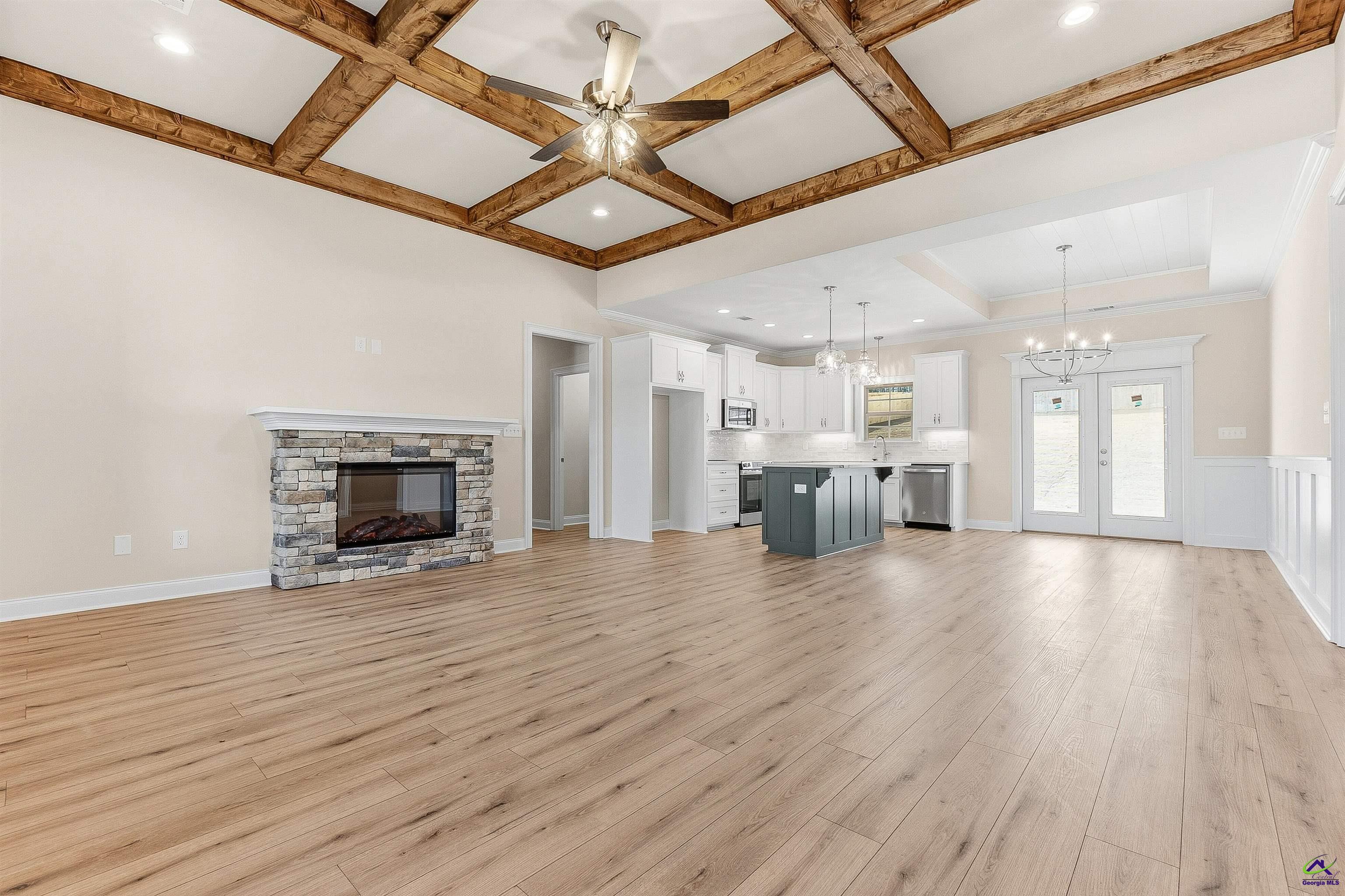 216 Golden Chestnut Bend