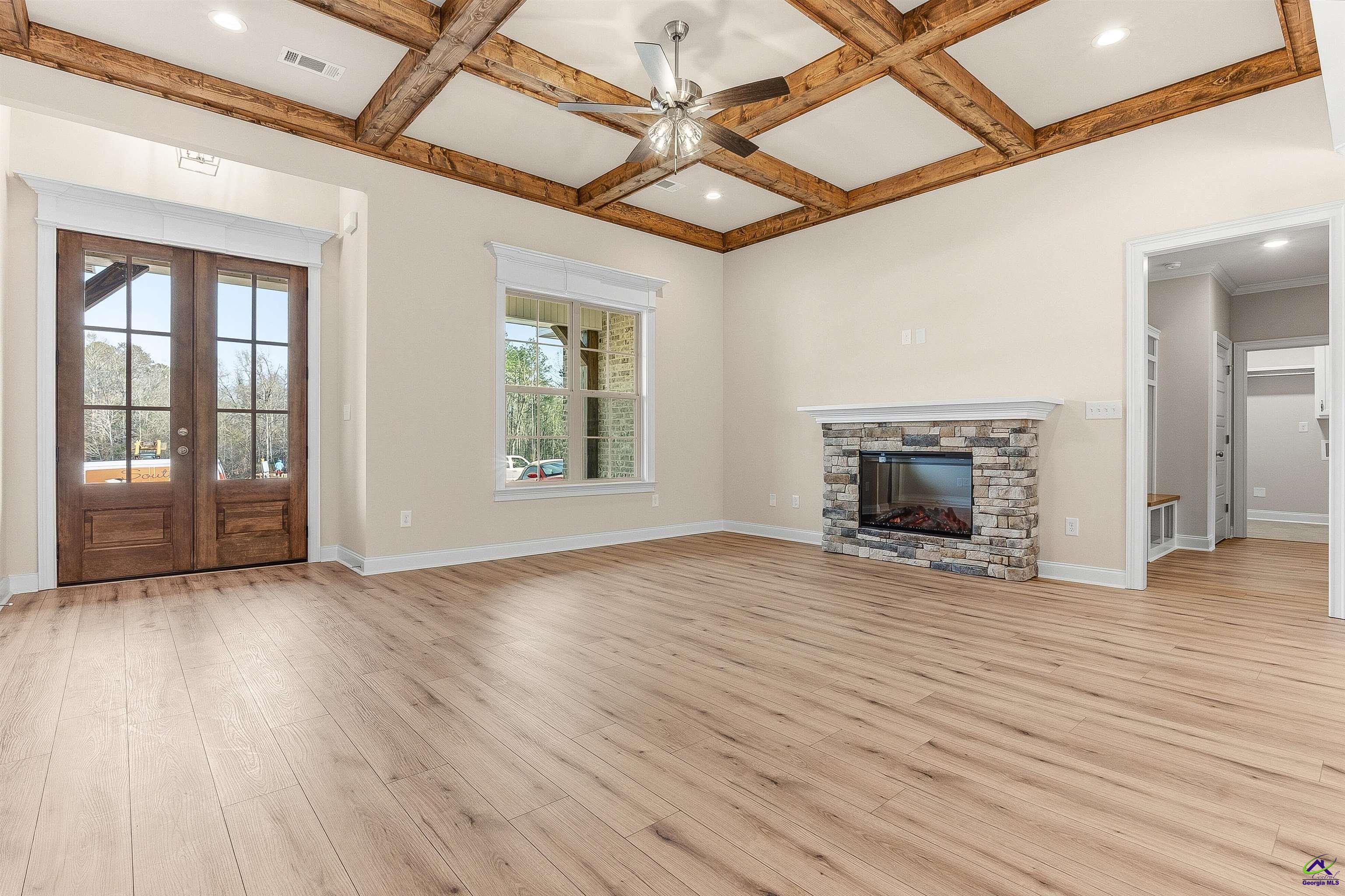 216 Golden Chestnut Bend