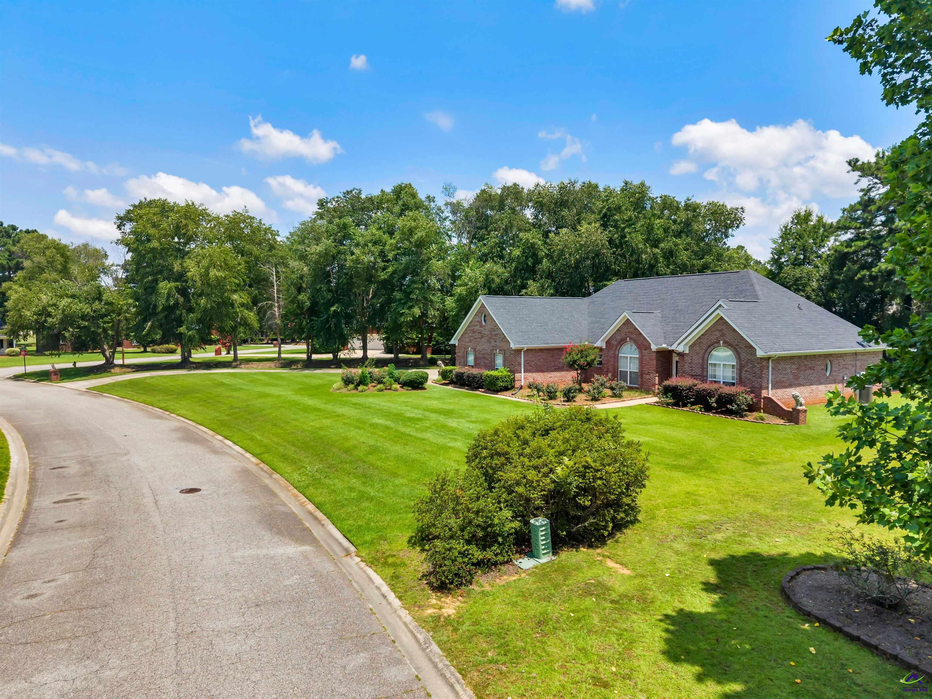 206 North Hampton Place