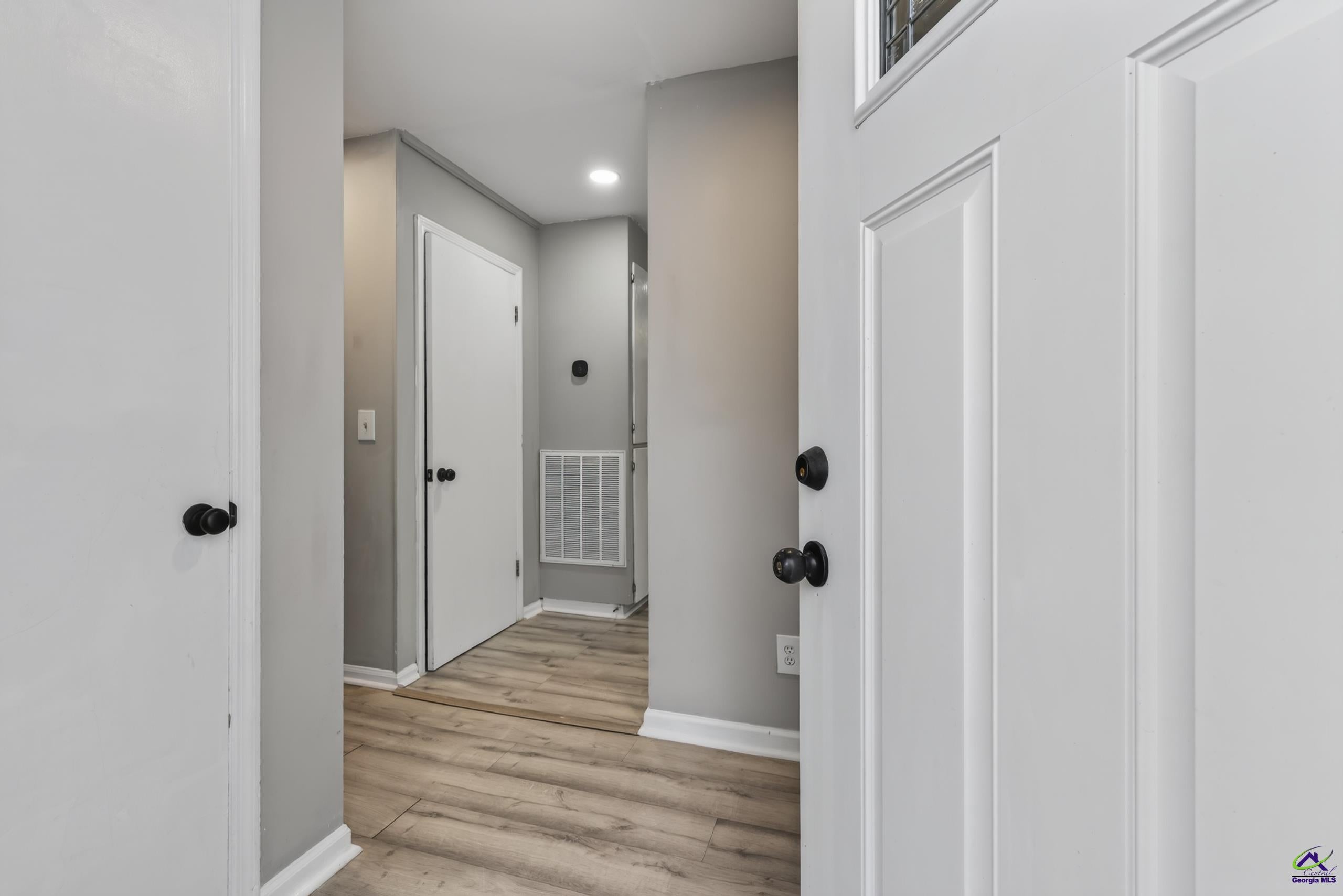 555 Glencove Drive