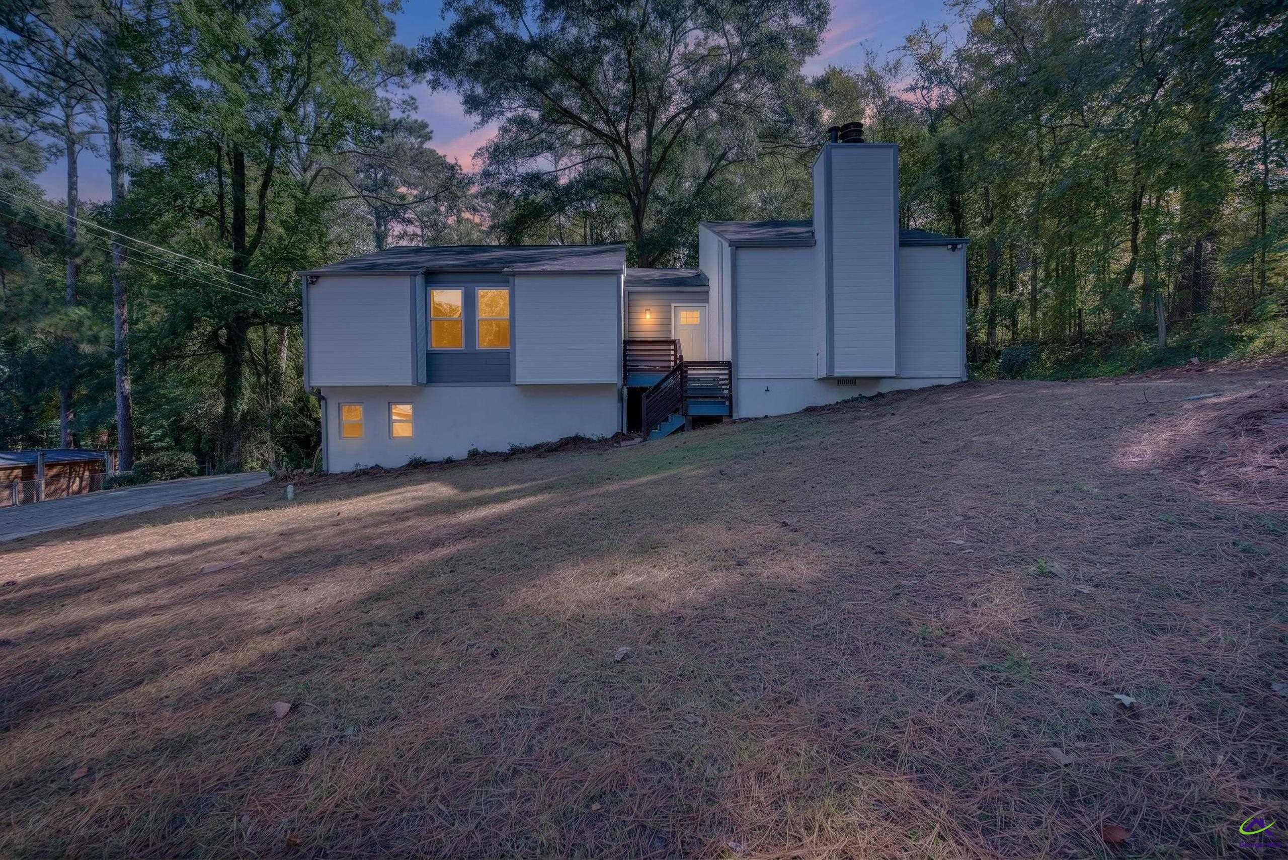 555 Glencove Drive