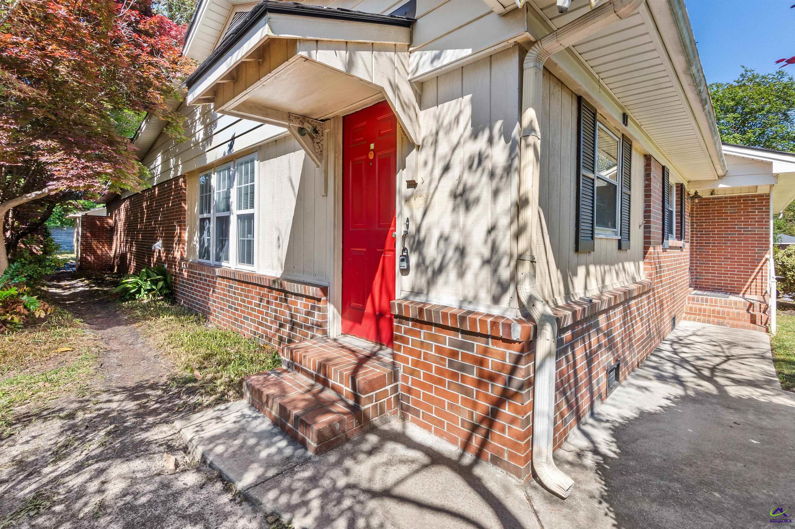 116 Woodlawn Avenue