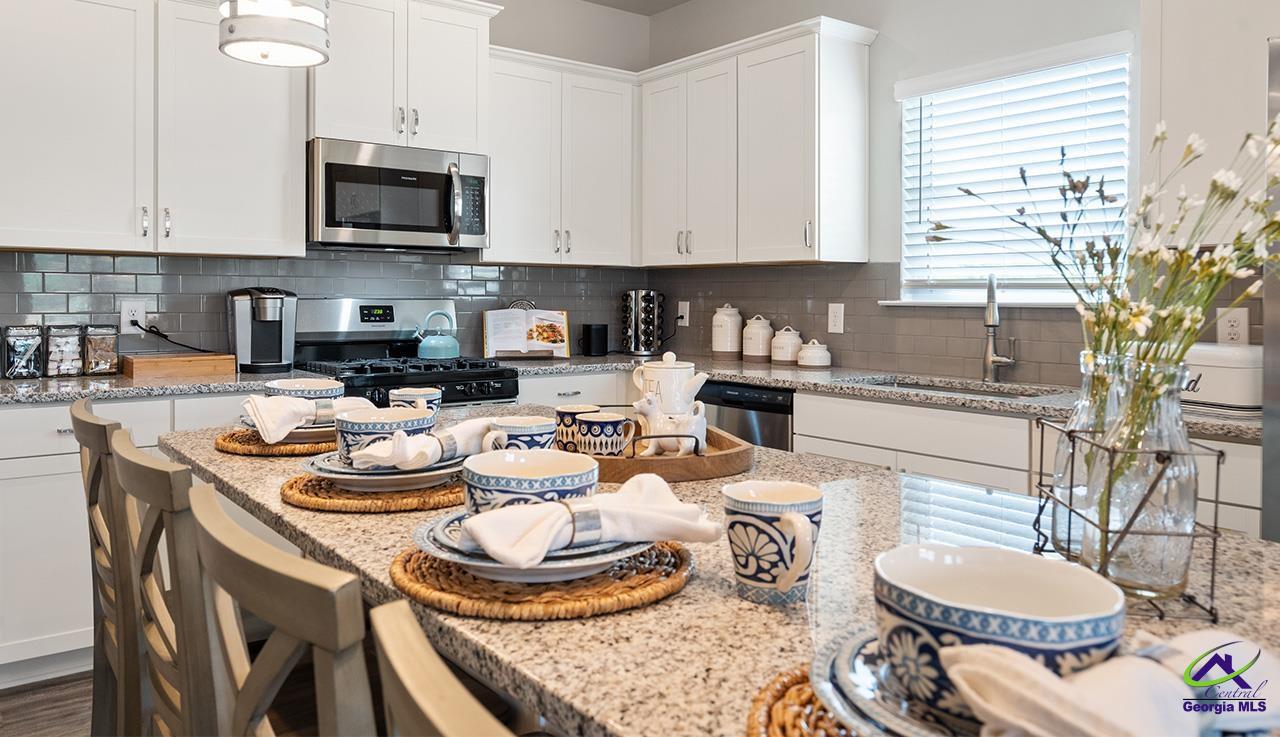 230 Shantz Way