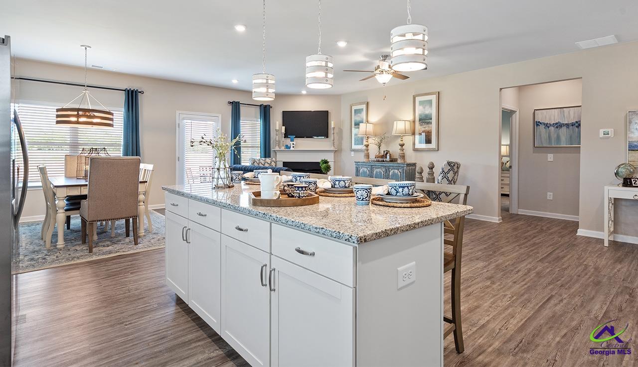 230 Shantz Way